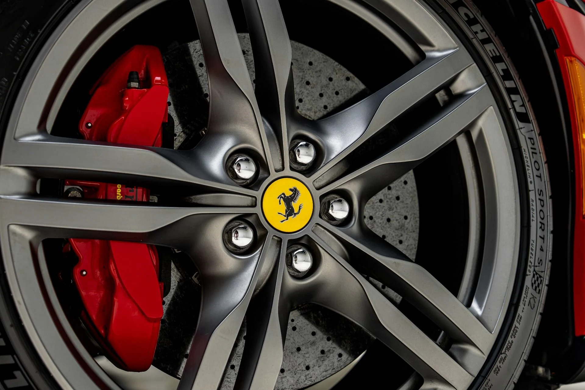 mph035_255448800_Used_2023_Ferrari_Portofino_M_1785352590_4fb983e6d5