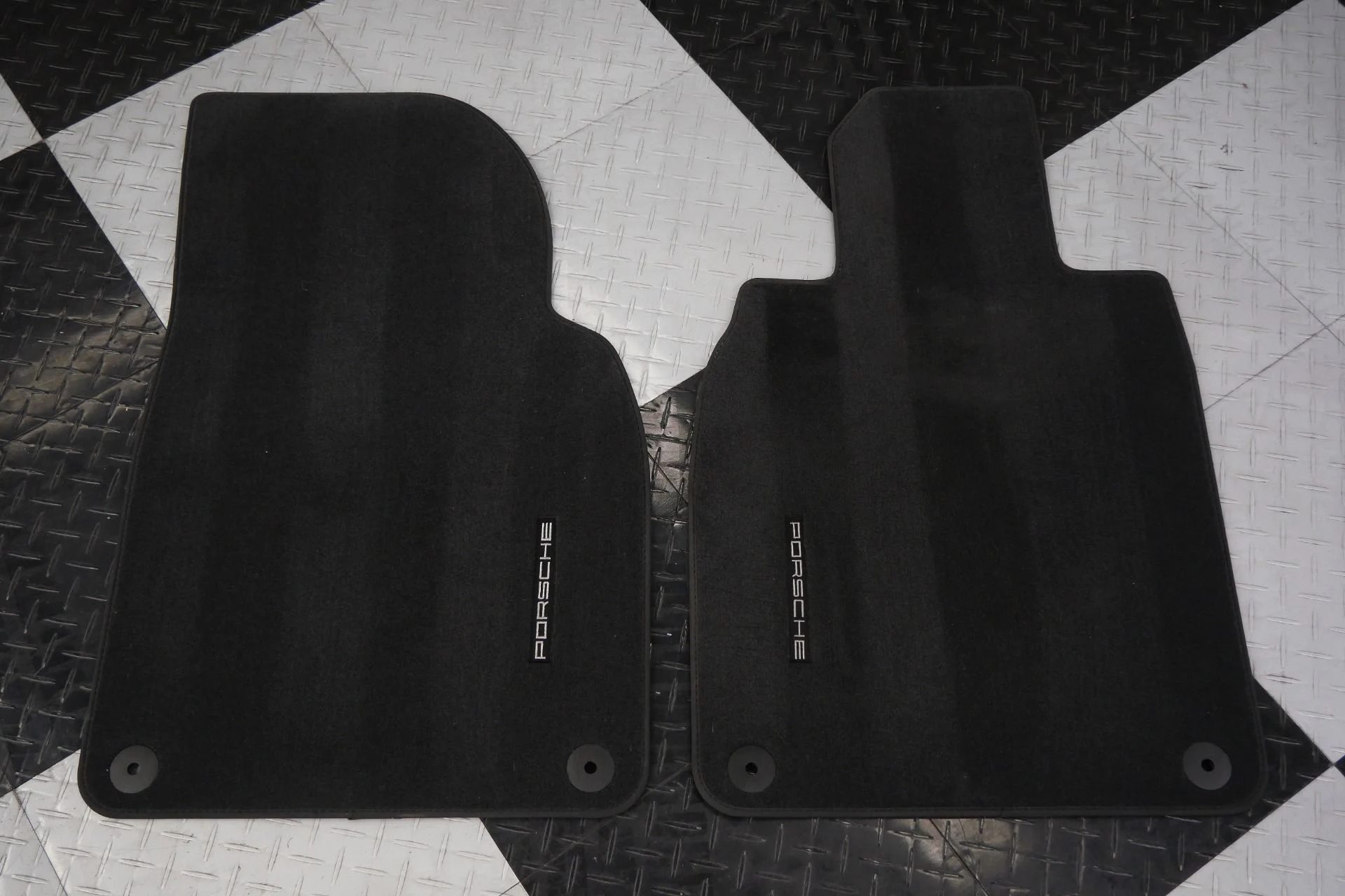 mph035_2555129204_Used_2023_Porsche_718_Cayman_GT_4_4_Liter_Power_18_Way_Seats_Leather_and_Race_Tex_Interior_1774984872_ef5036fa39