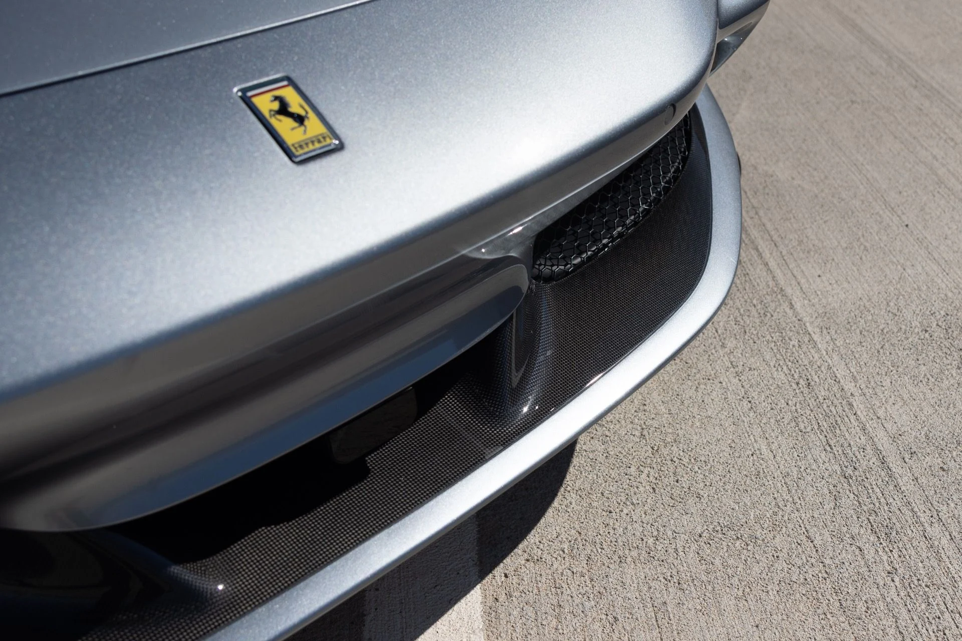 mph035_2557496097_Used_2021_Ferrari_F8_Spider_1791592255_3709e9471c