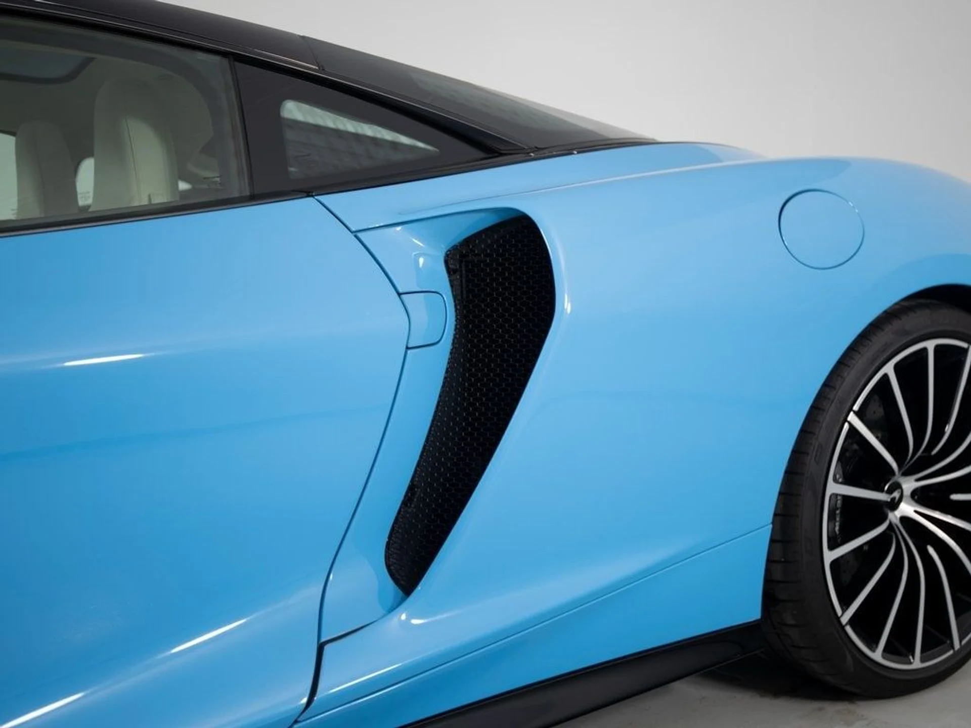 mph035_2559150166_e7c5ebc078ec004ca320892343cf82e0x_9e375bdacd