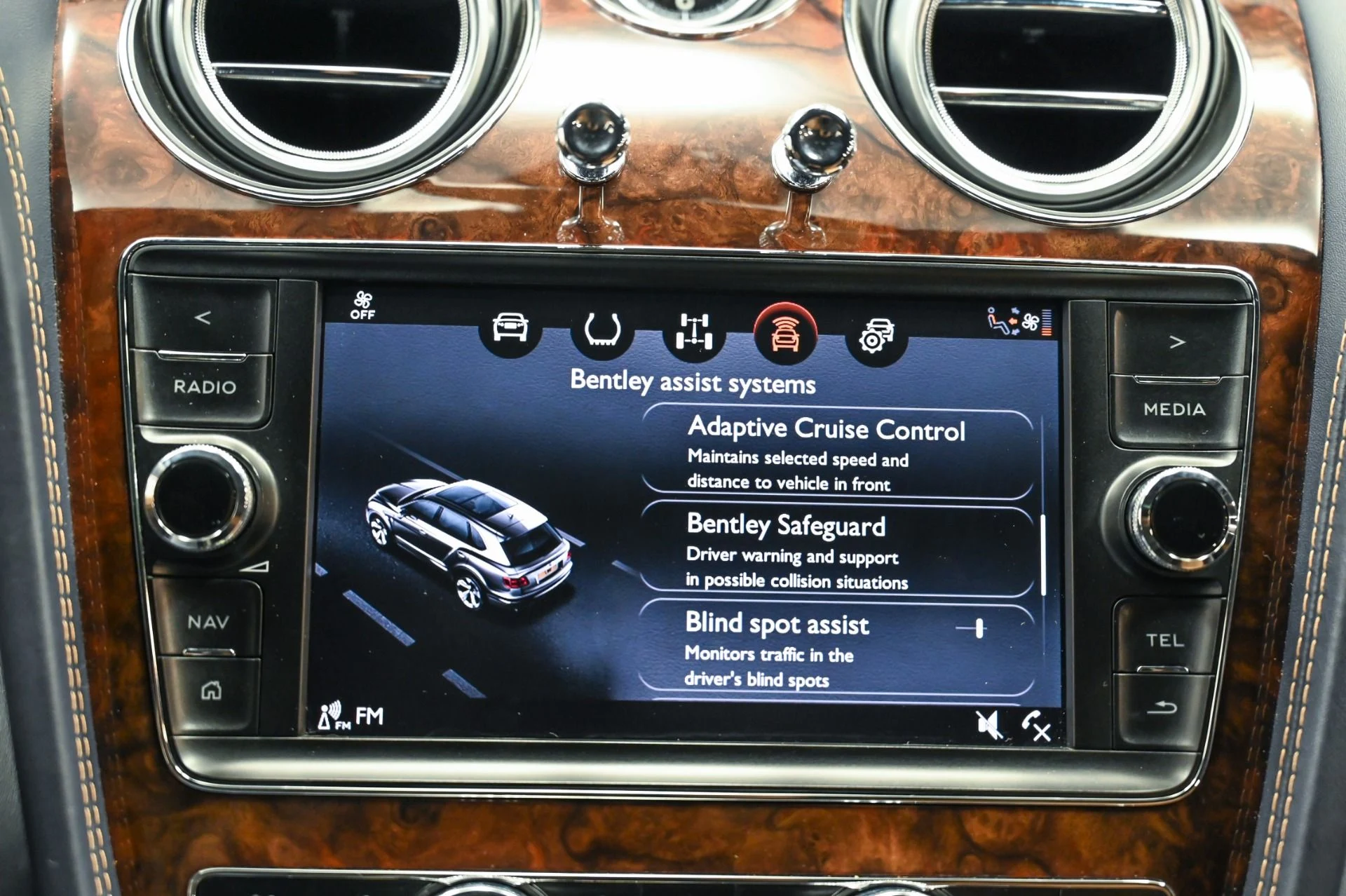 mph035_2559530247_Used_2018_Bentley_Bentayga_W12_1749249697_0a3d1d3836