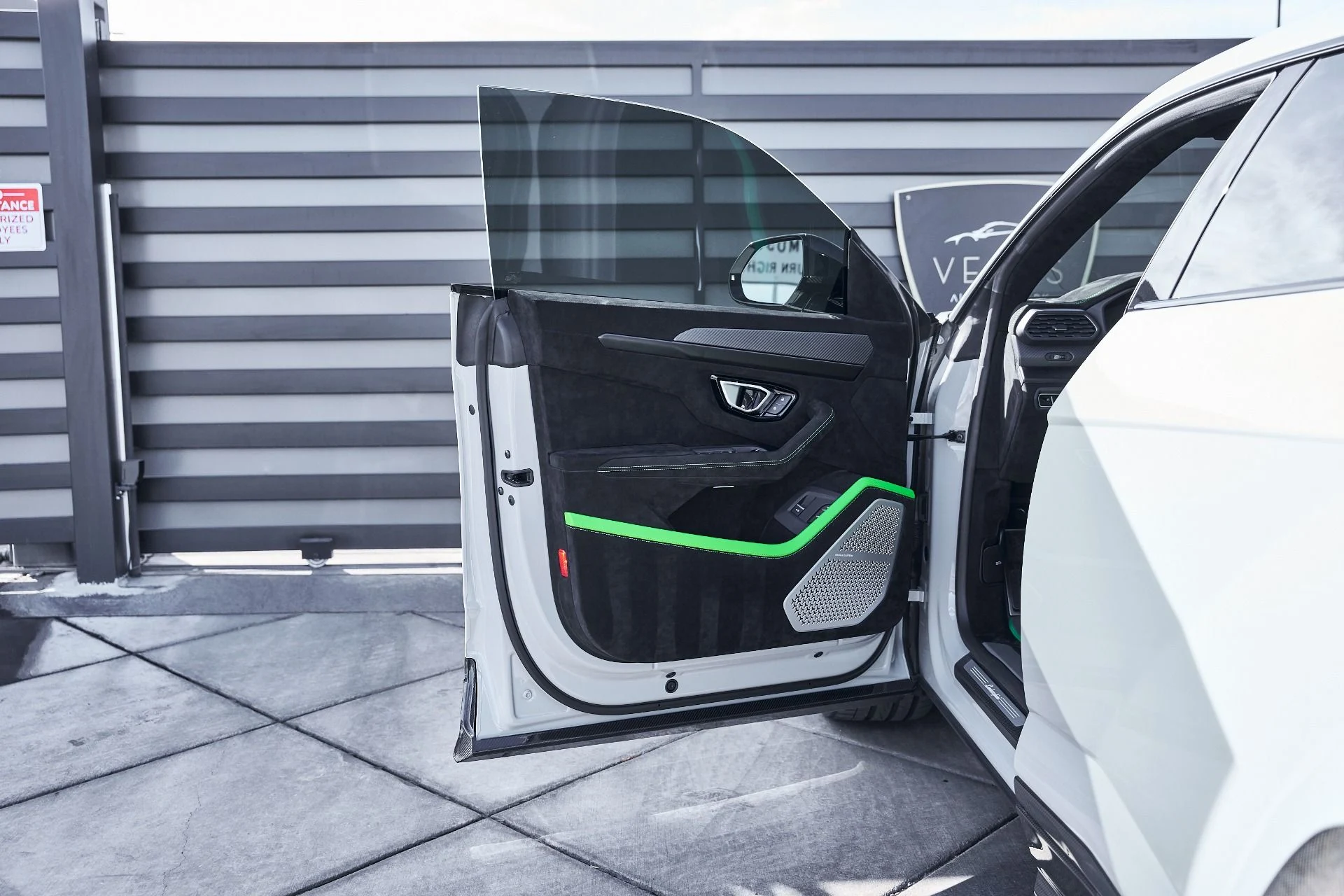 mph035_2572947636_Used_2024_Lamborghini_Urus_Performante_1772849082_90eb0b23a2