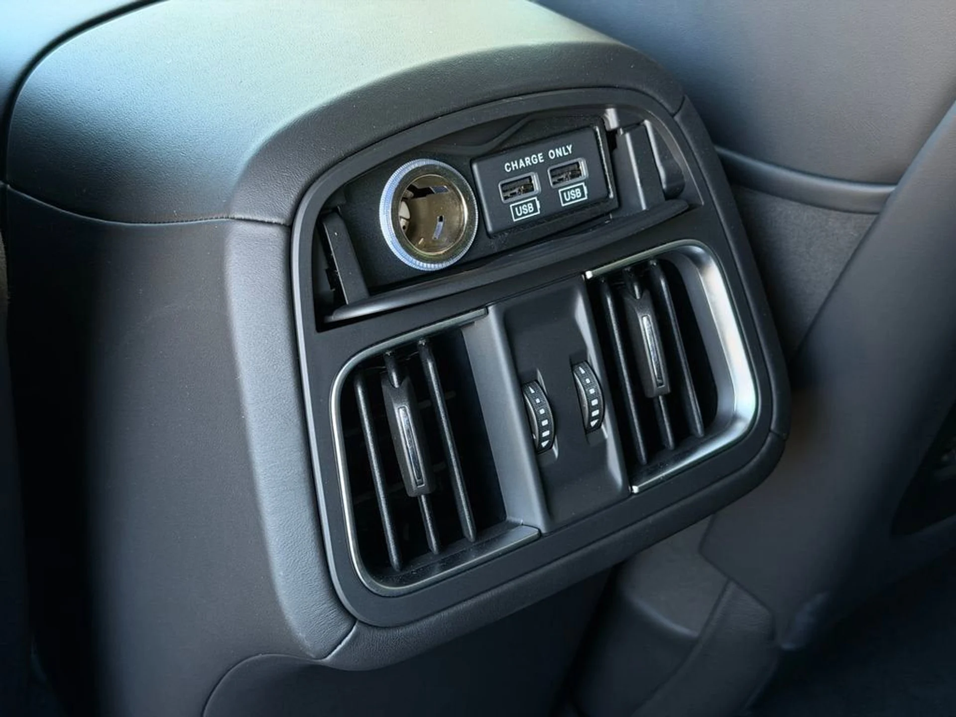 mph035_2589422749_55895d9d87bd4cf6ad7aaa8a2824a0b7_a3331e2c4c