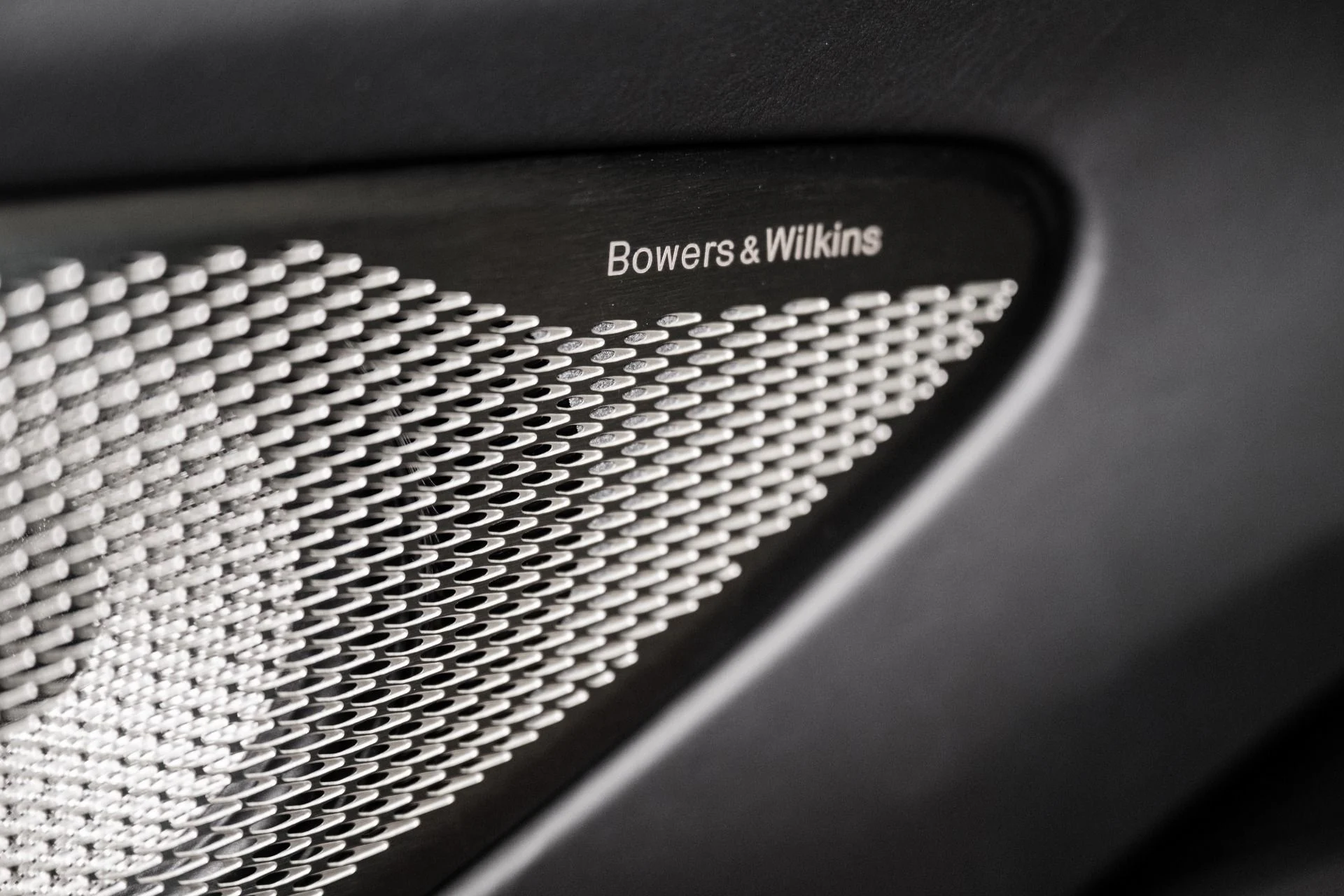 mph035_2596089703_New_2026_ASTON_MARTIN_VANTAGE_1756307805_b65fe89c17