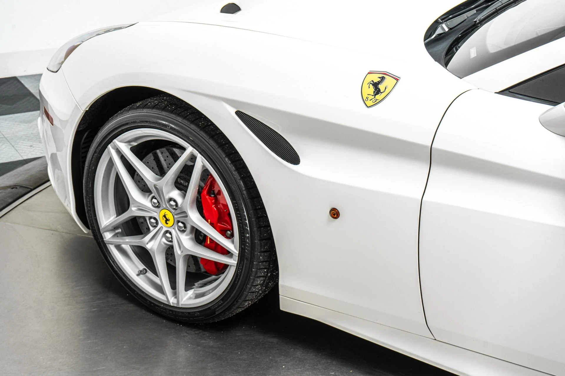 mph035_261056410_Used_2016_Ferrari_California_T_257_K_MSRP_Ventilated_Seats_Carbon_Fiber_Driving_Zone_1790094264_588df3c17c