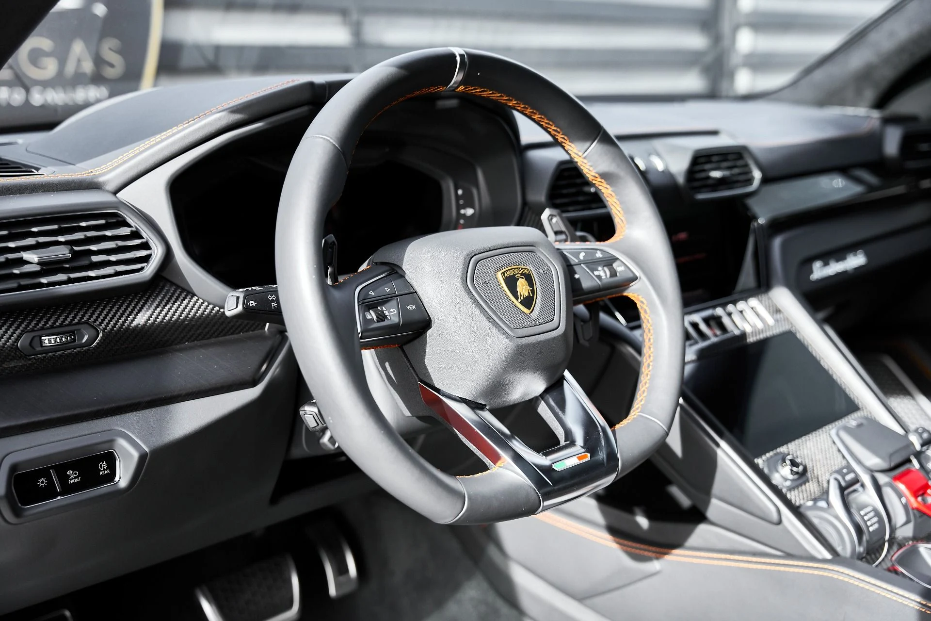 mph035_2622974535_Used_2022_Lamborghini_Urus_1766457398_d28cbec5dd