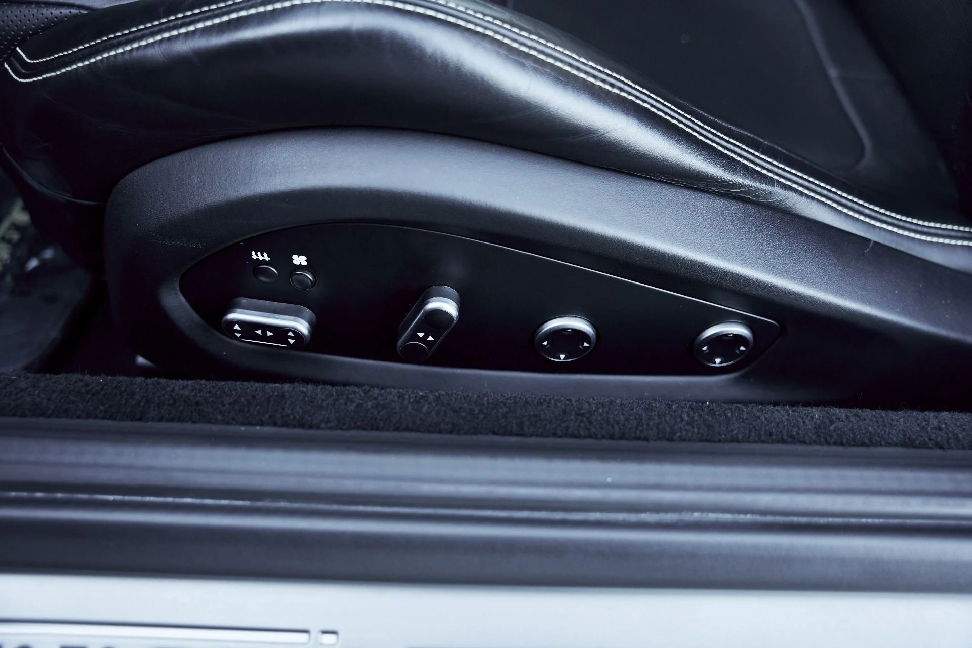 mph035_2626802594_Used_2018_Ferrari_GTC_4_Lusso_T_1770509591_1b90ecb859