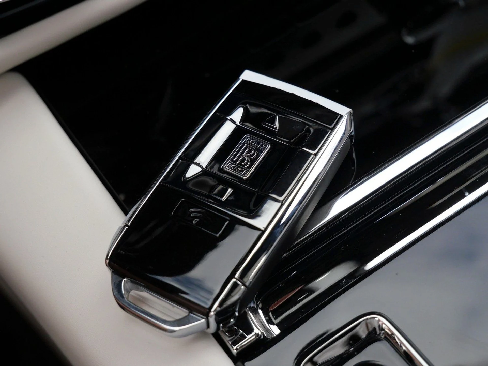 mph035_2631053935_e257c7f0654ff3dfda780f185a0be4f5x_e2566b9c1f