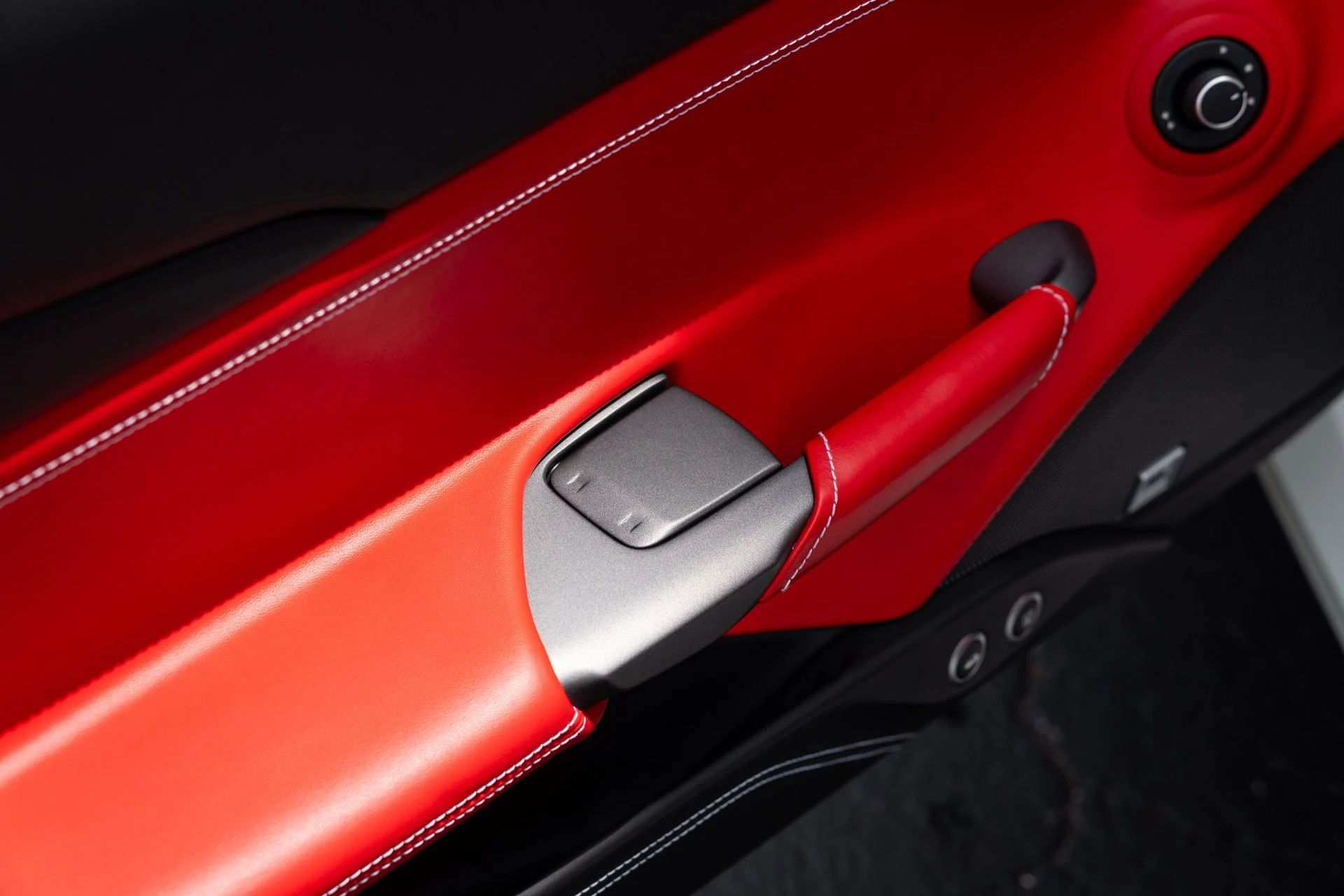mph035_2641041373_Used_2018_Ferrari_488_Spider_1779900992_cf7880e0b5