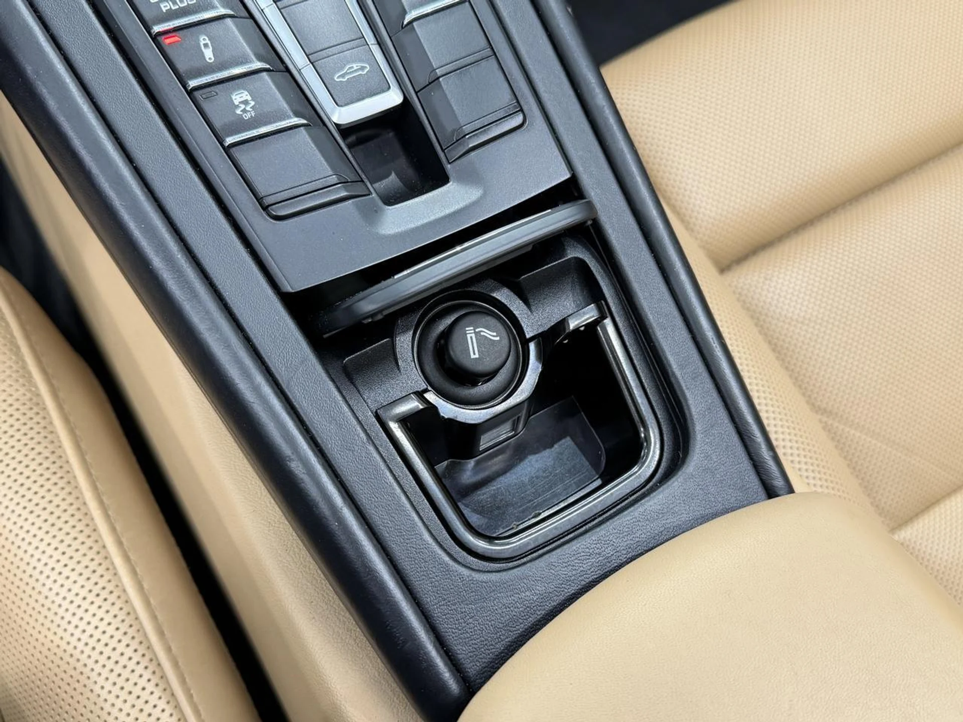 mph035_264142951_2fa7d71c98fe4bb892423b2e15770b17_e7f4df9b97