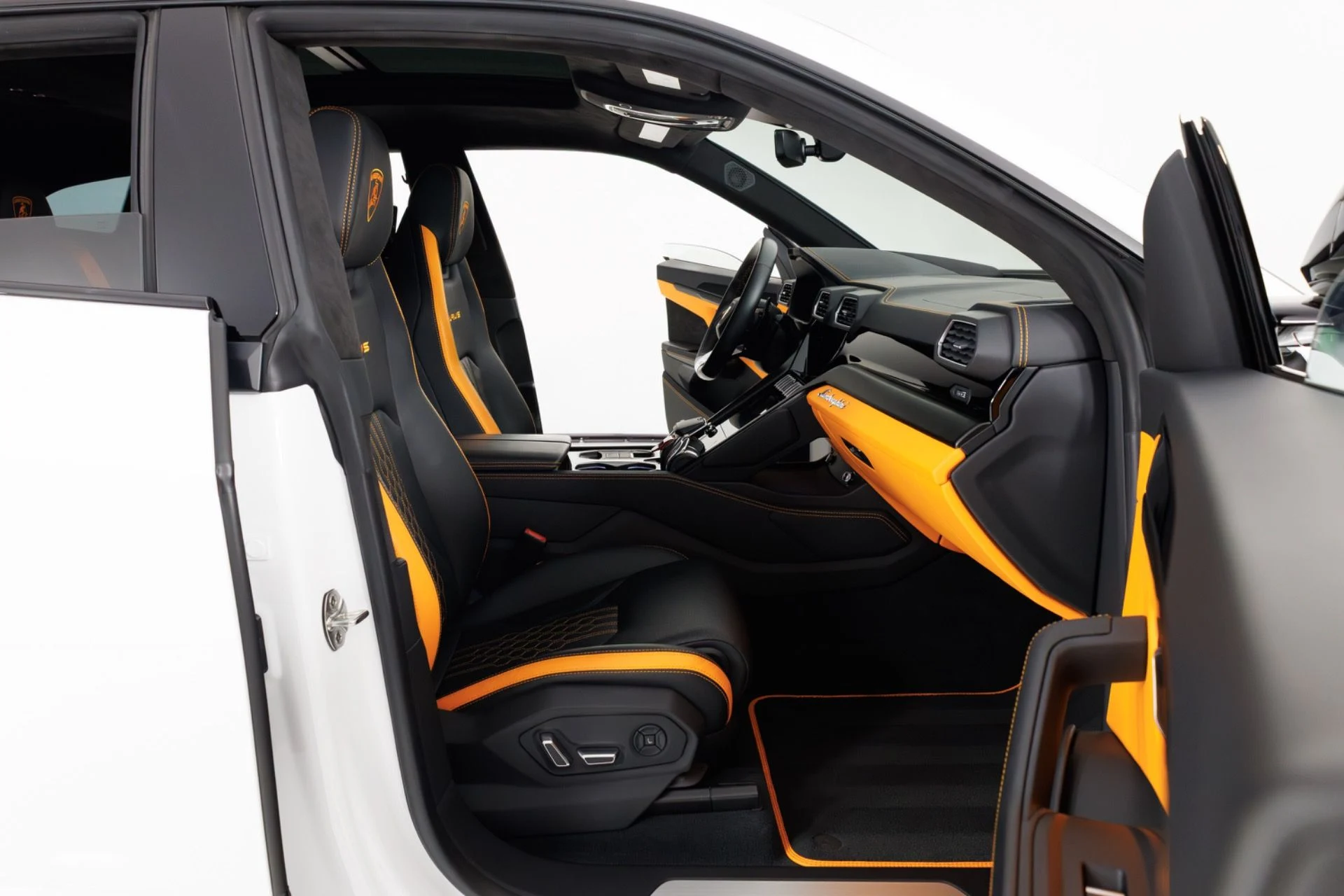 mph035_264731907_Used_2024_Lamborghini_Urus_S_1775674860_f0e6d37463