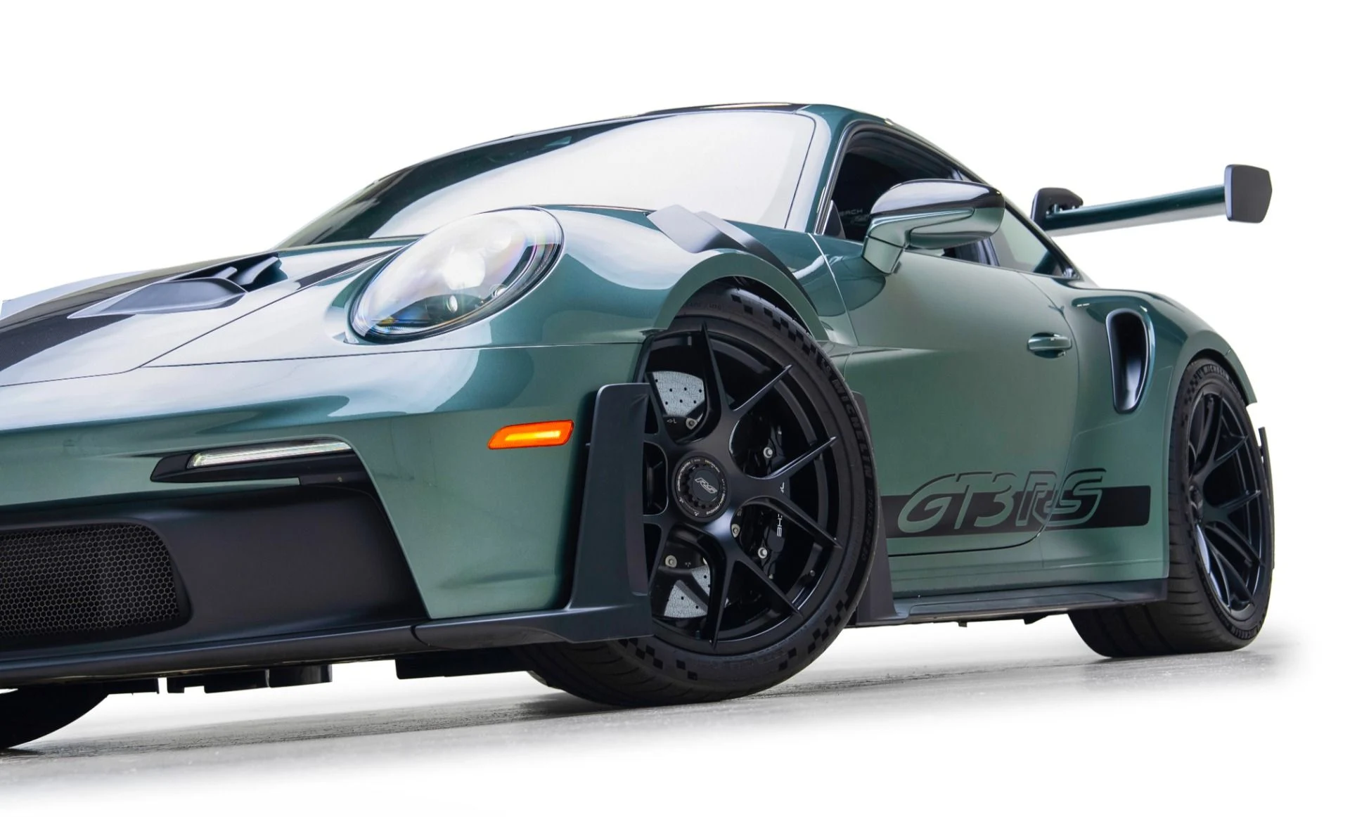 mph035_2654684117_Used_2025_Porsche_911_GT_3_RS_1779296774_0228dce250