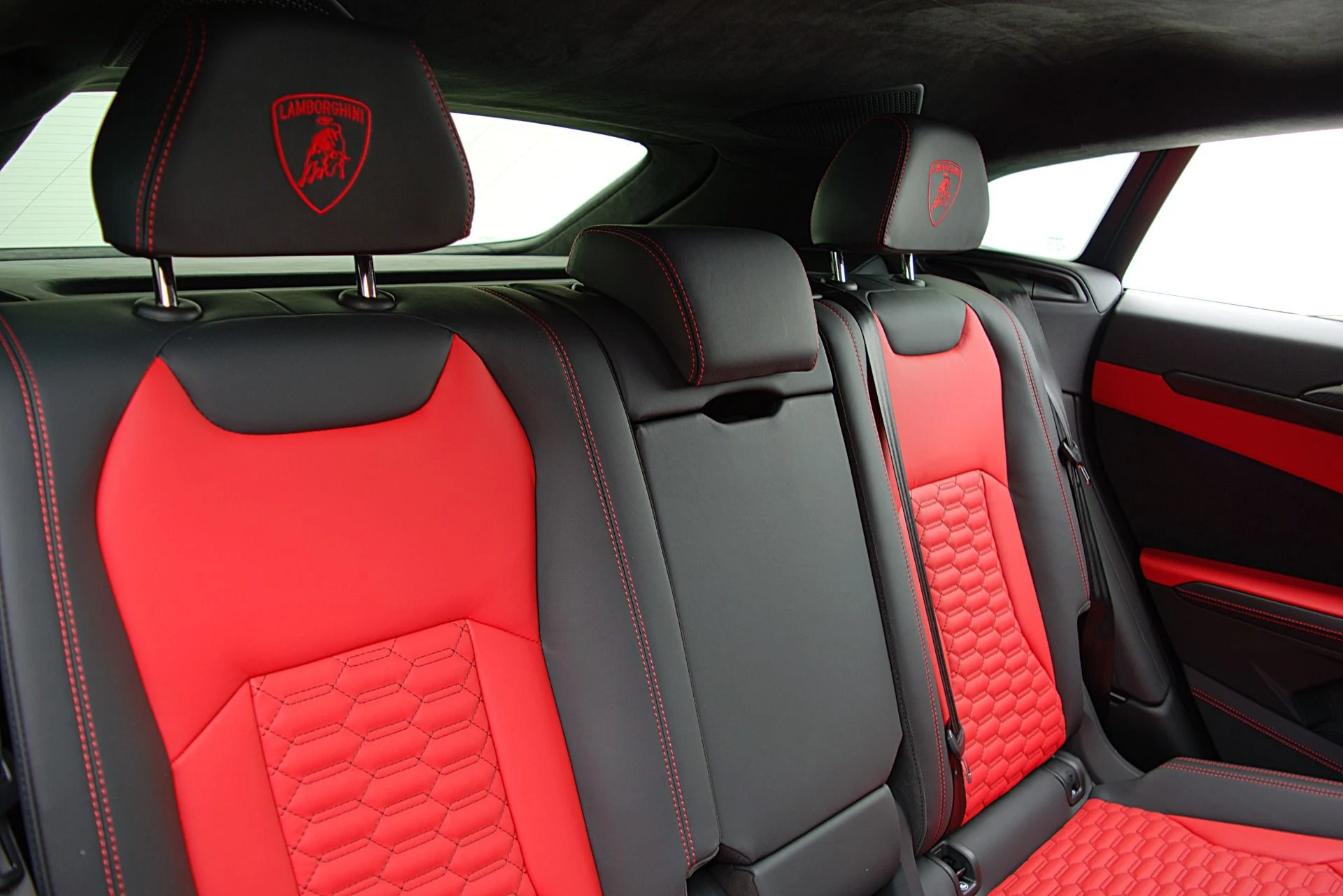 mph035_2655645887_Used_2022_Lamborghini_Urus_SELEZIONE_PRE_OWNED_CERTIFIED_05dd123f53