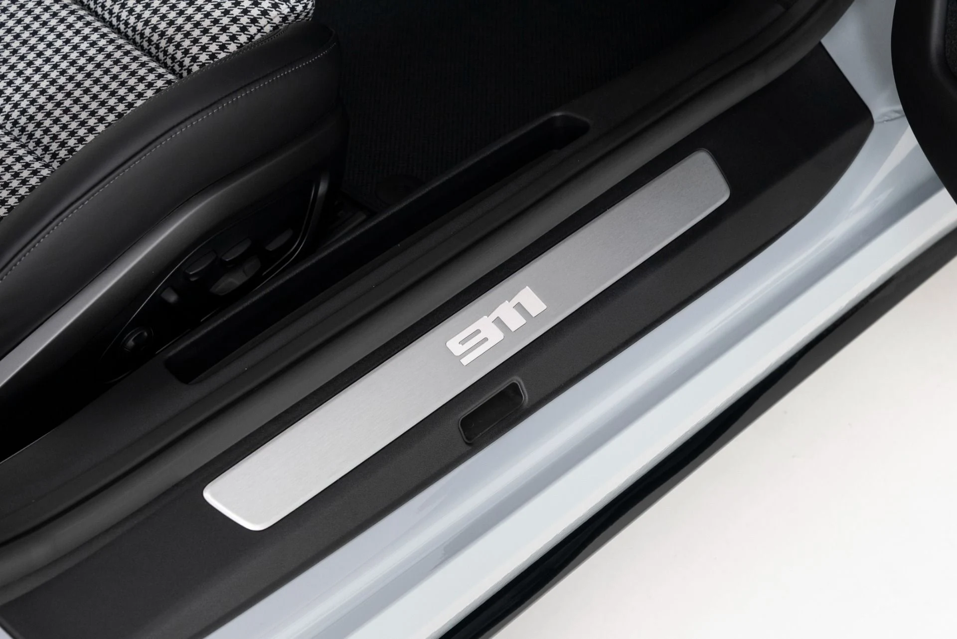 mph035_2658462374_Used_2024_Porsche_911_Turbo_S_1754514787_01563b9f96