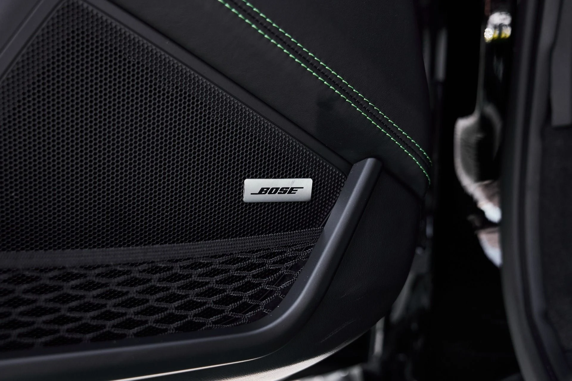 mph035_2663670403_Used_2025_Porsche_911_GT_3_RS_1776295560_6b5b78332b