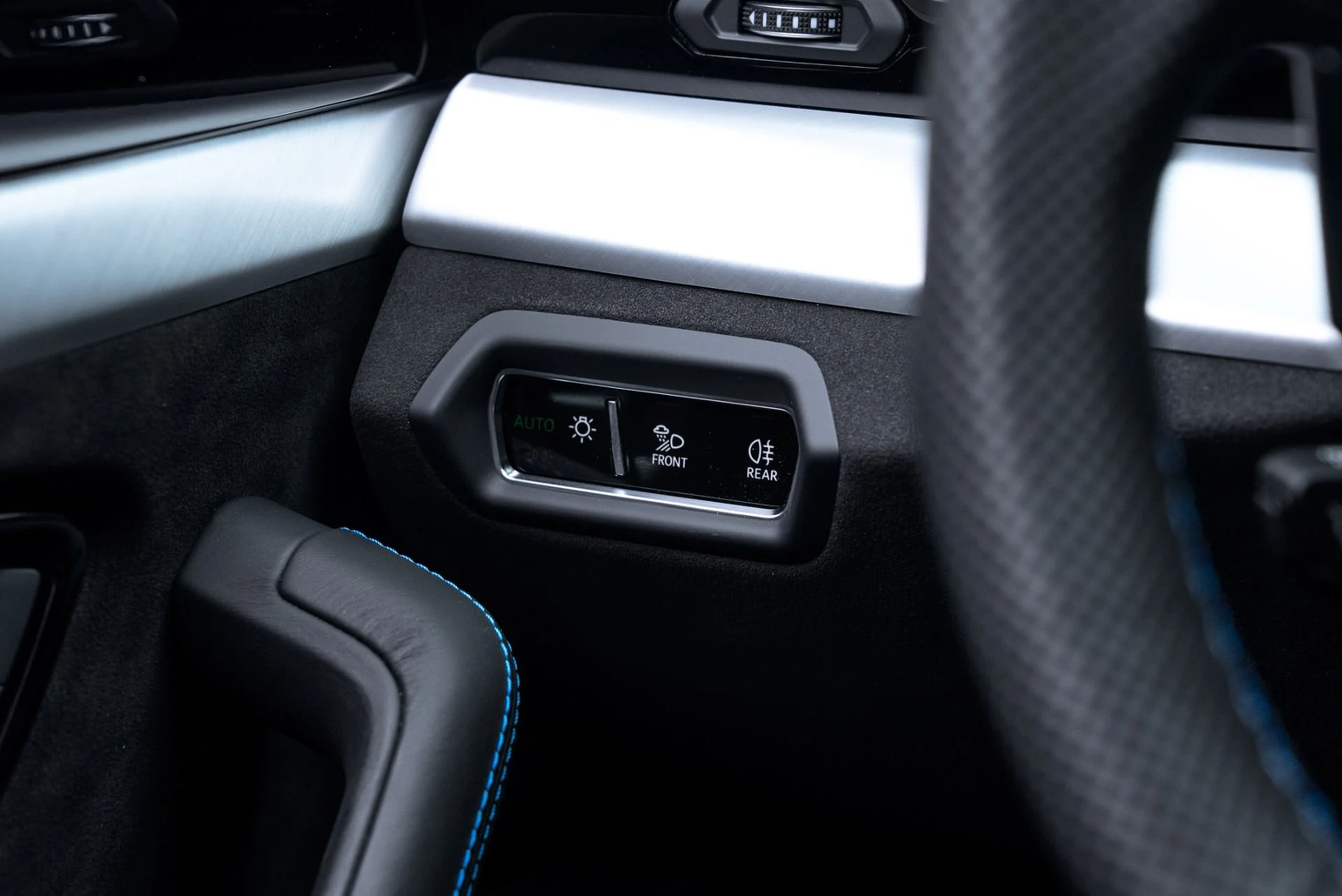 mph035_267533296_Used_2024_Lamborghini_Urus_S_1774974370_f0140daf33