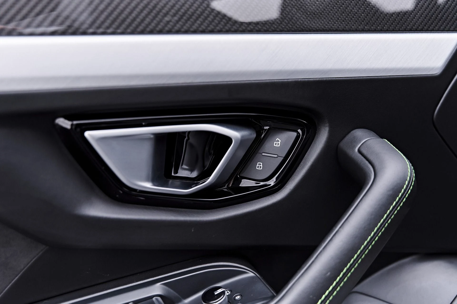 mph035_2675692760_Used_2021_Lamborghini_Urus_1788457915_e1415bbbfe