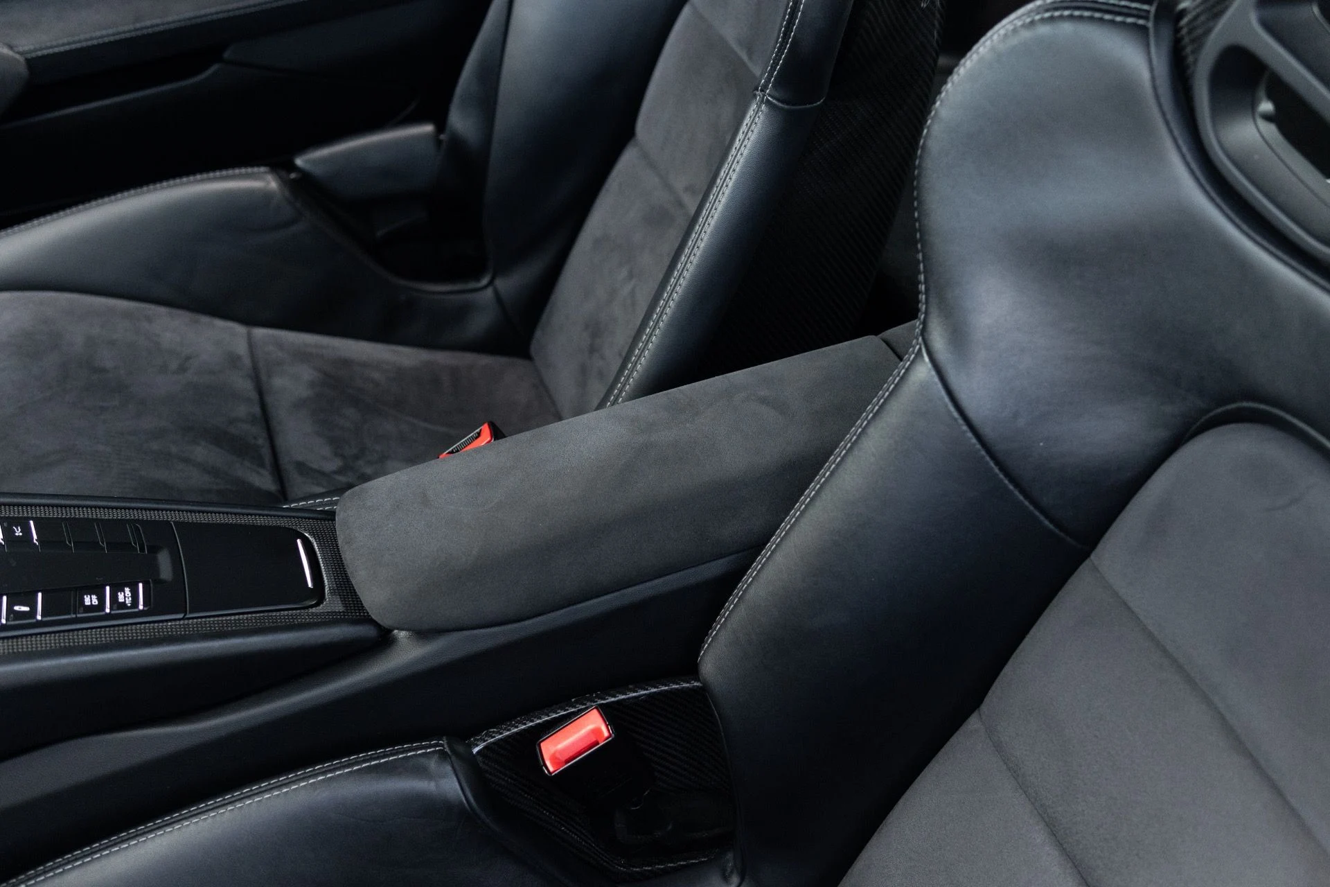 mph035_2693115346_Used_2015_Porsche_911_GT_3_1766771055_33605950f2