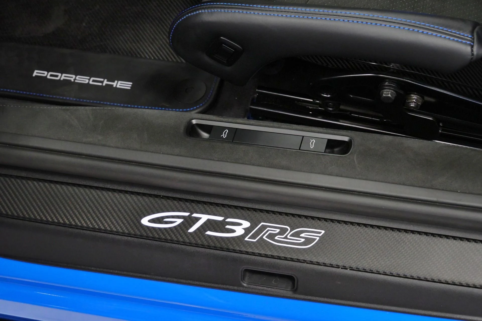 mph035_2695550138_Used_2024_Porsche_911_GT_3_RS_Weissach_1760105910_1099cfa8e1