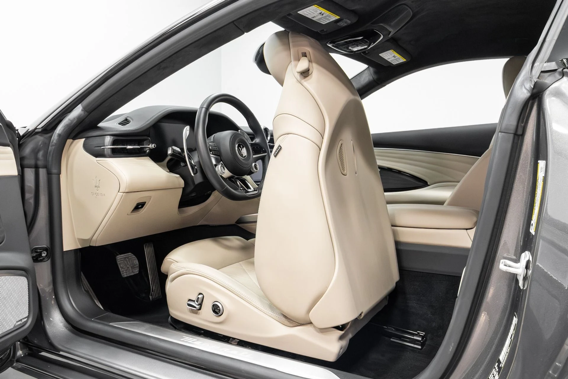 mph035_2707772816_Used_2024_Maserati_Gran_Turismo_Modena_1769640081_87dcce662d