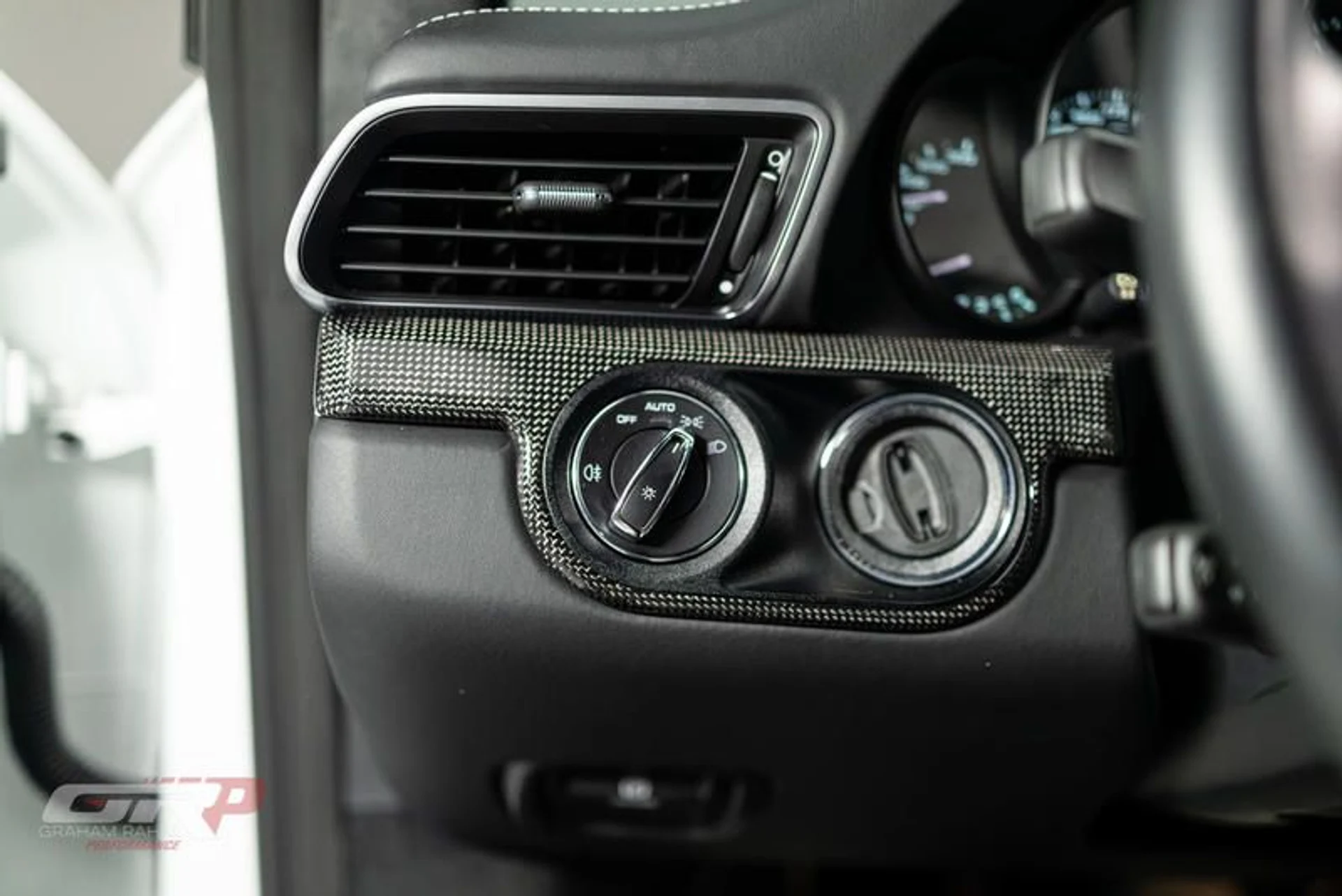 mph035_2712685049_7230_B77_A_BC_56_44_C1_AB_6_B_94566_BF_791_E9_41a5fe1394