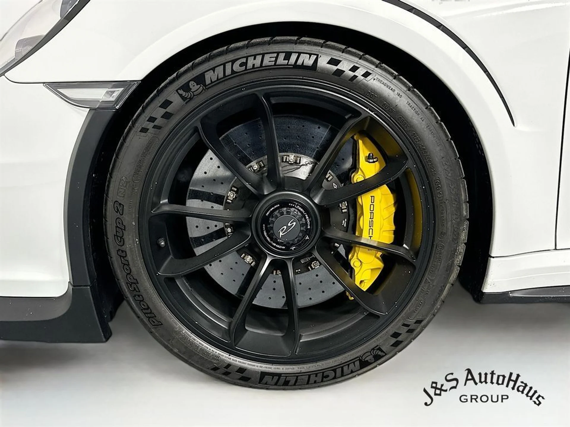 mph035_2716513063_va9oyabny2dyjt81l6m63io7ydzc_8e259d16ee