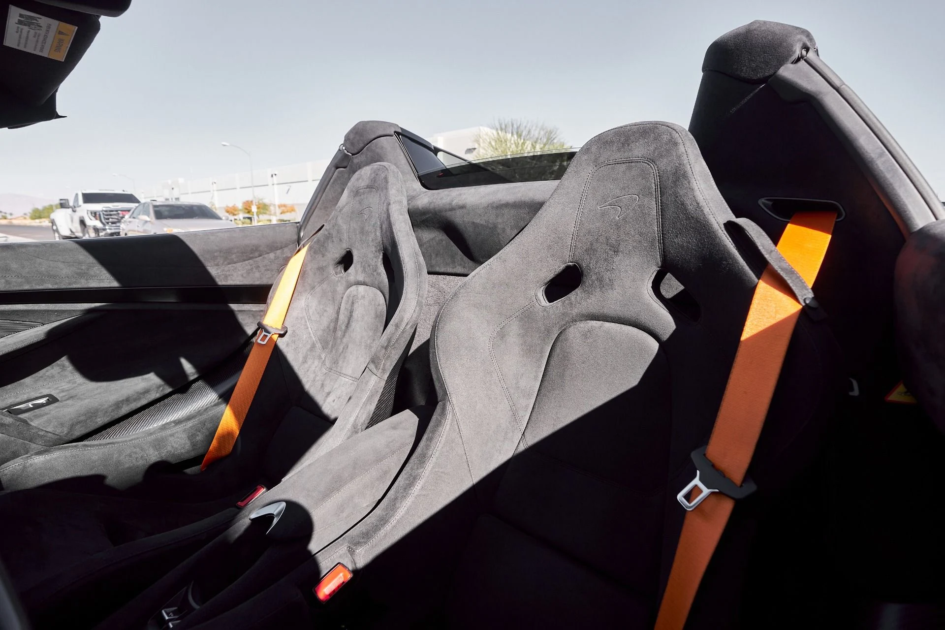 mph035_2721035433_Used_2024_Mc_Laren_750_S_Spider_1762034322_7be44ff983