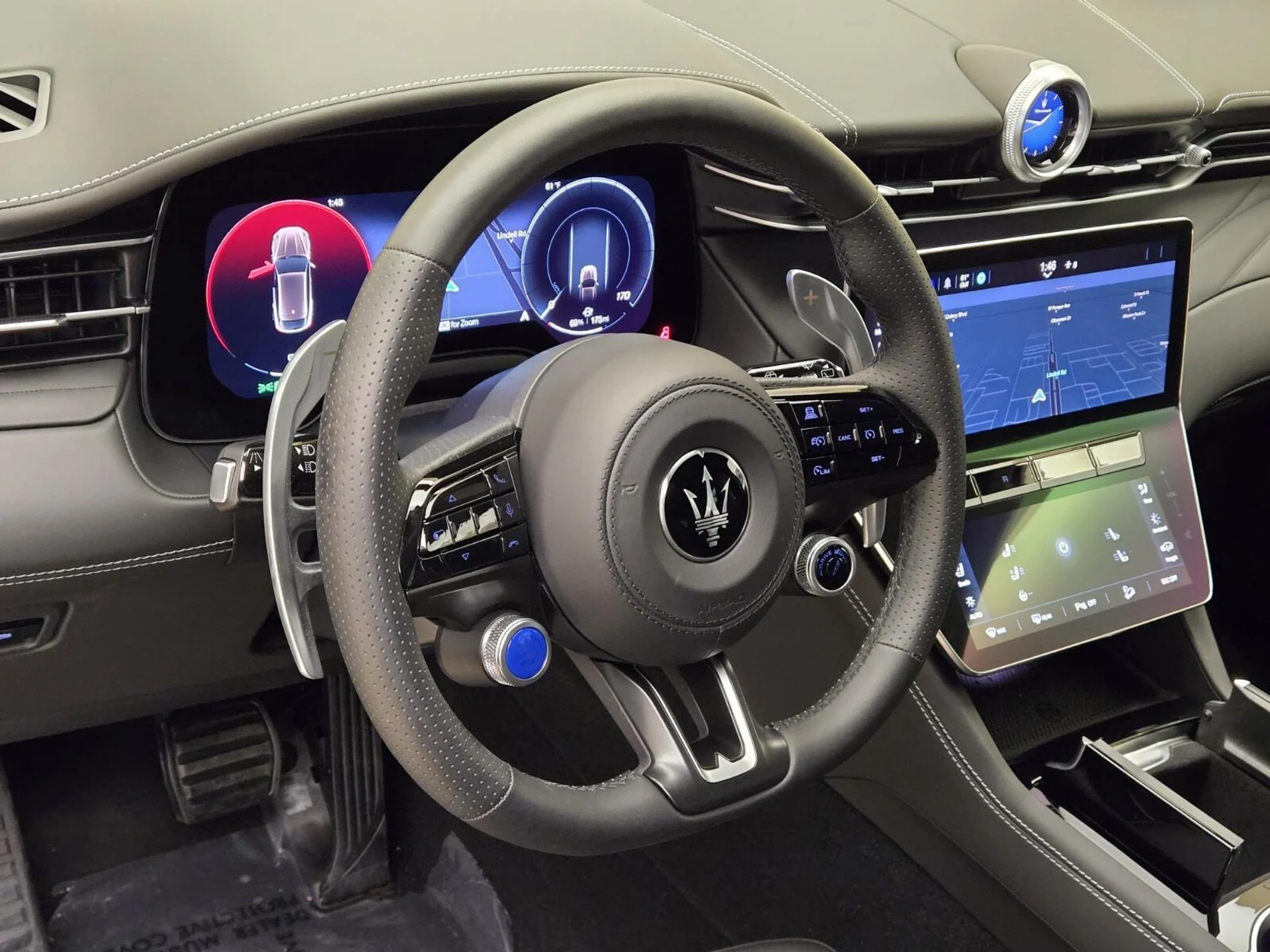 mph035_2723502243_Used_2025_Maserati_Grecale_Folgore_1765003998_792c8a46f7