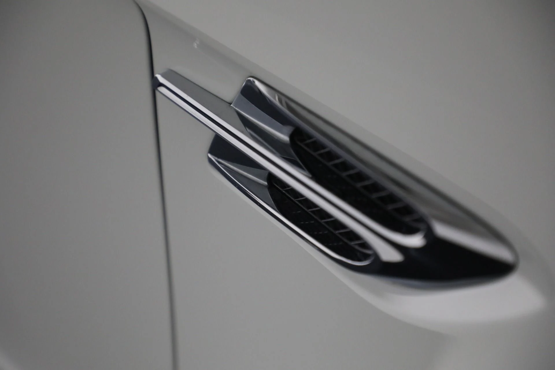 mph035_2724424535_Used_2018_Bentley_Bentayga_Activity_Edition_93ef602693
