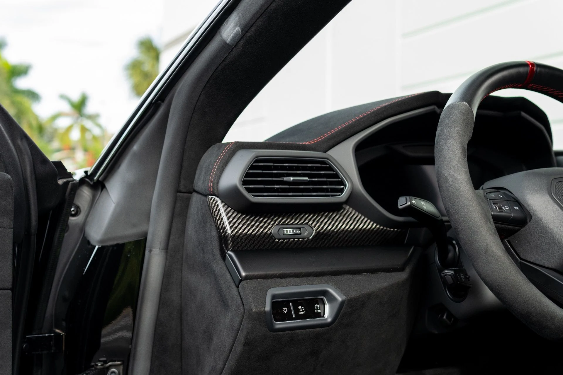 mph035_2724461056_Used_2024_Lamborghini_Urus_Performante_1766445778_b3a5a504bf