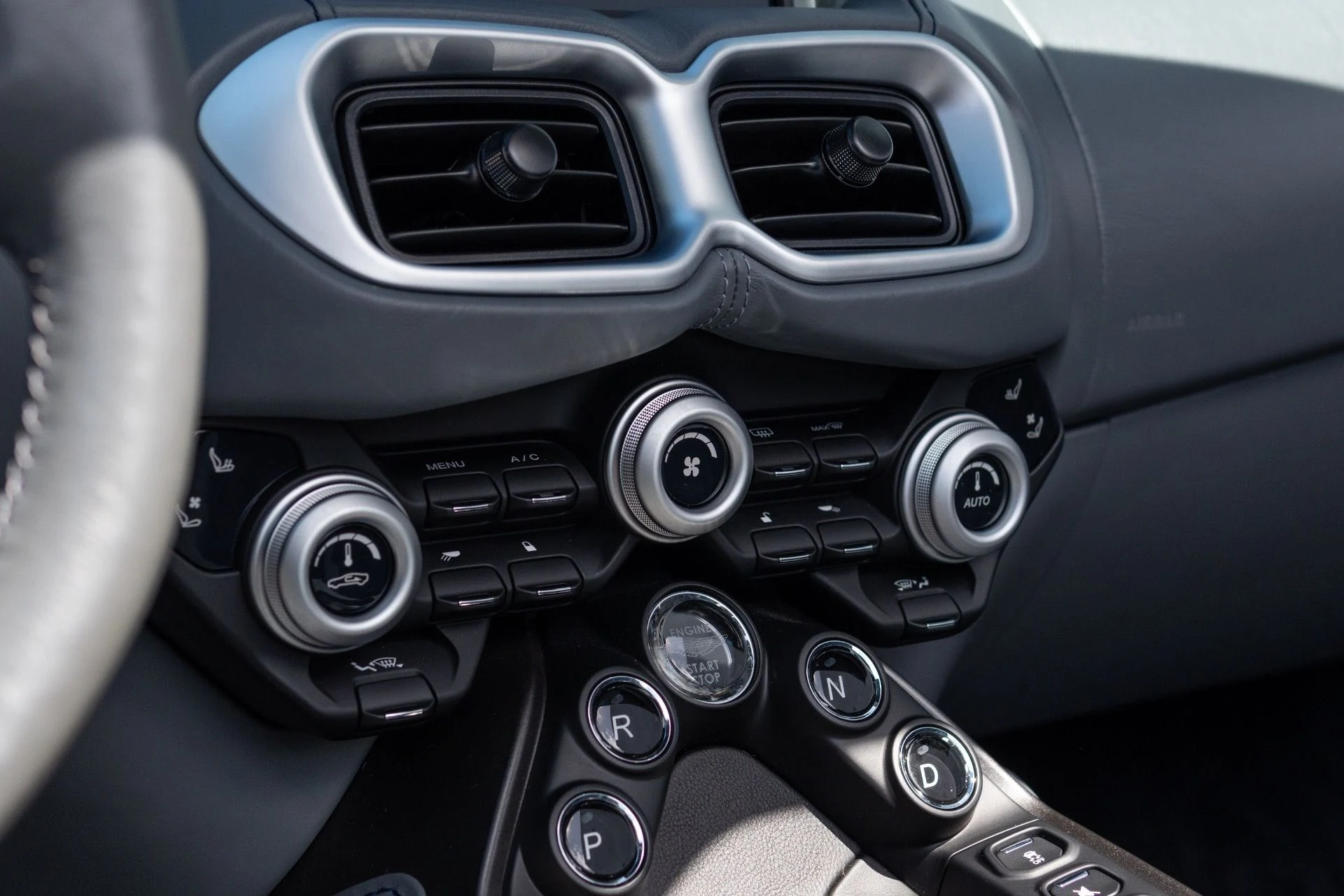 mph035_2725985451_Used_2021_Aston_Martin_Vantage_1774065878_df92c18ff0