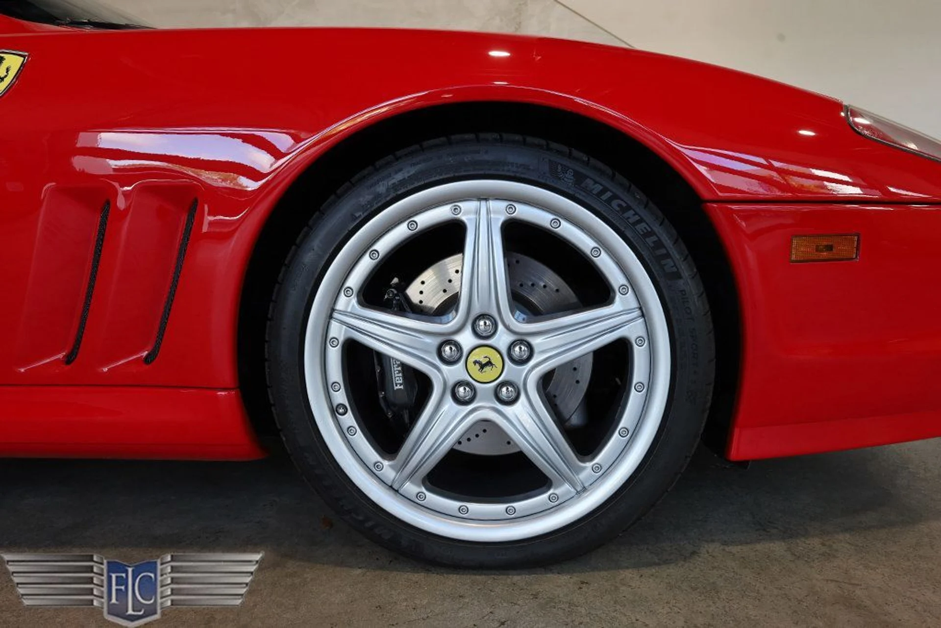 mph035_2733433094_used_2005_ferrari_575_superamerica_9689_22963102_36_1024_5cc8fb6059
