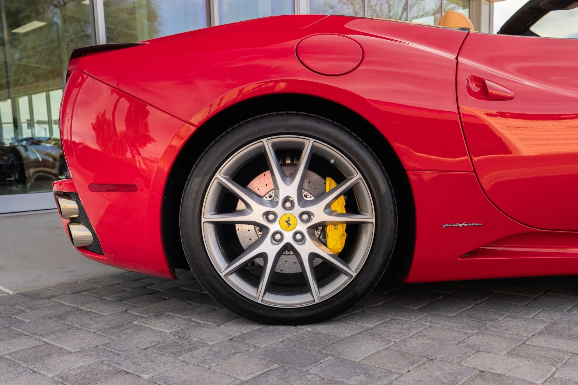 mph035_2754111127_Used_2010_Ferrari_California_1772055140_7fb663b193