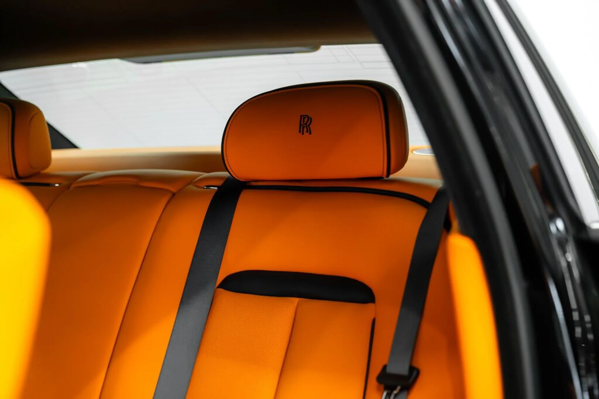mph035_275675209_rolls_royce_ghost_2021_jpg_v_1754355020_f6f5f6c3a0