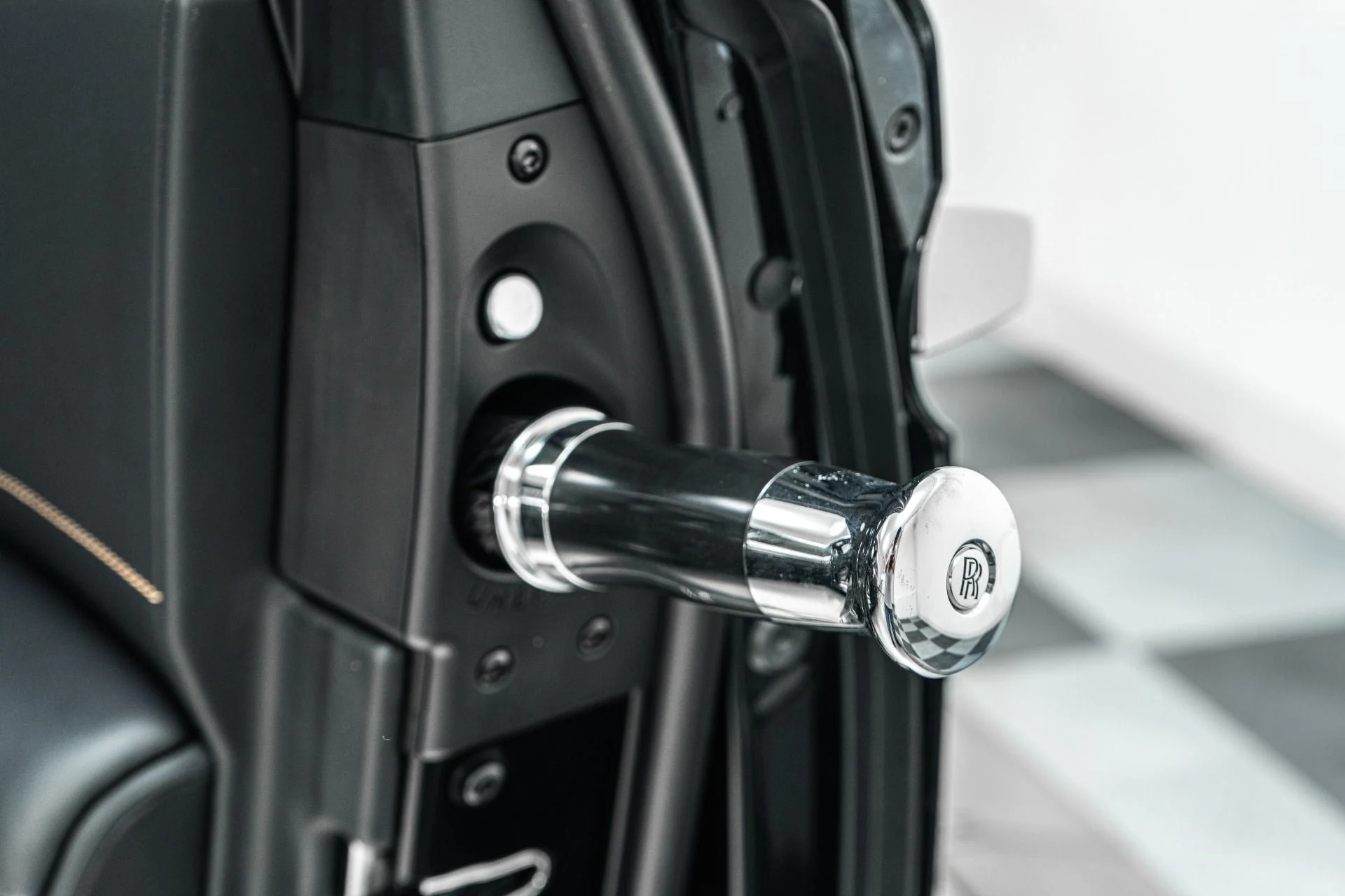 mph035_2759054870_Used_2017_Rolls_Royce_Ghost_Extended_Wheelbase_393_K_MSRP_Two_Tone_Paint_Rear_Chiller_1774532559_89b6d605d9