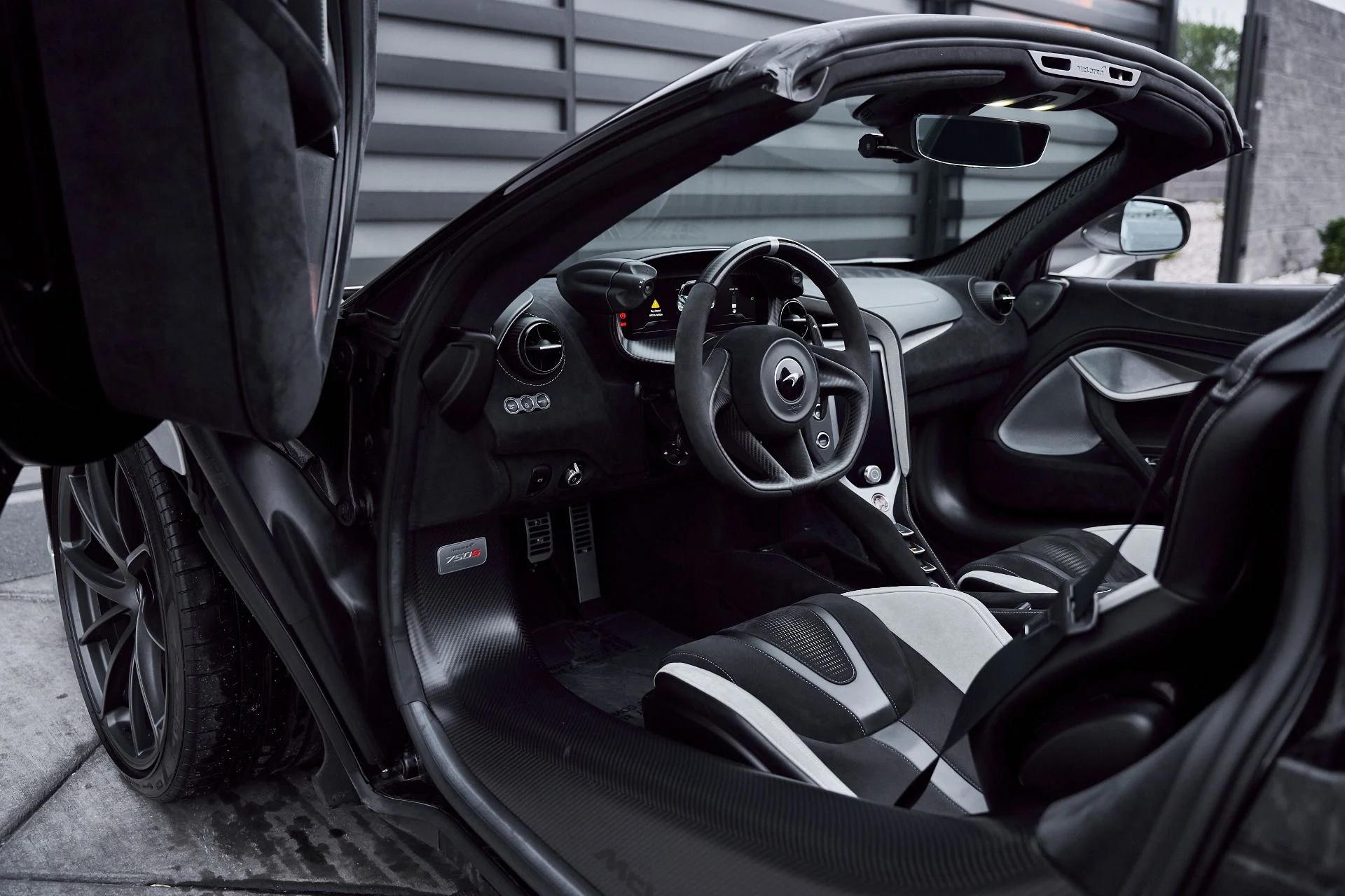 mph035_2765020966_Used_2024_Mc_Laren_750_S_1767753280_4460fd0e14