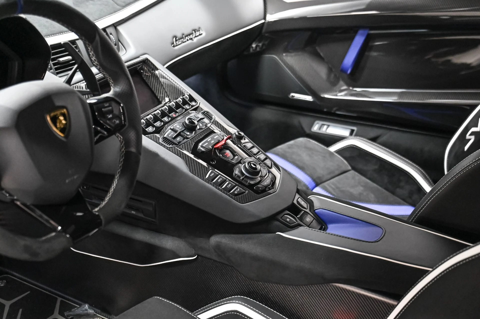 mph035_2769501300_Used_2019_Lamborghini_Aventador_SVJ_1760550459_c5bb49b71e