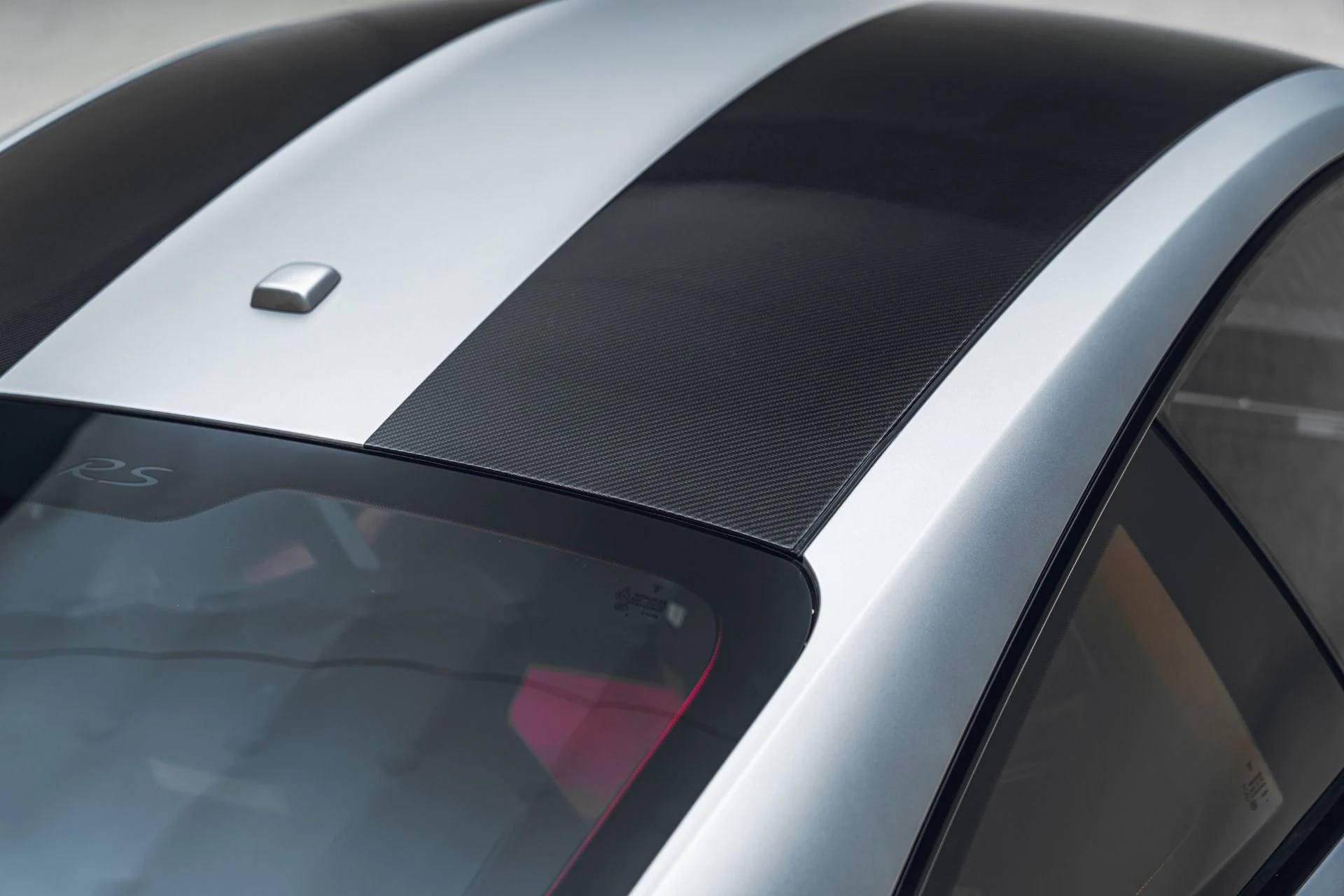 mph035_2785671701_Used_2018_Porsche_911_GT_2_RS_1782090287_065115320b