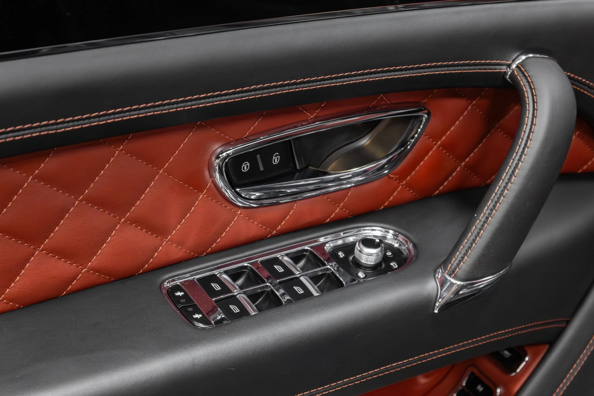 mph035_2797197736_Used_2017_Bentley_Bentayga_W12_1763489562_e7f975cfbd