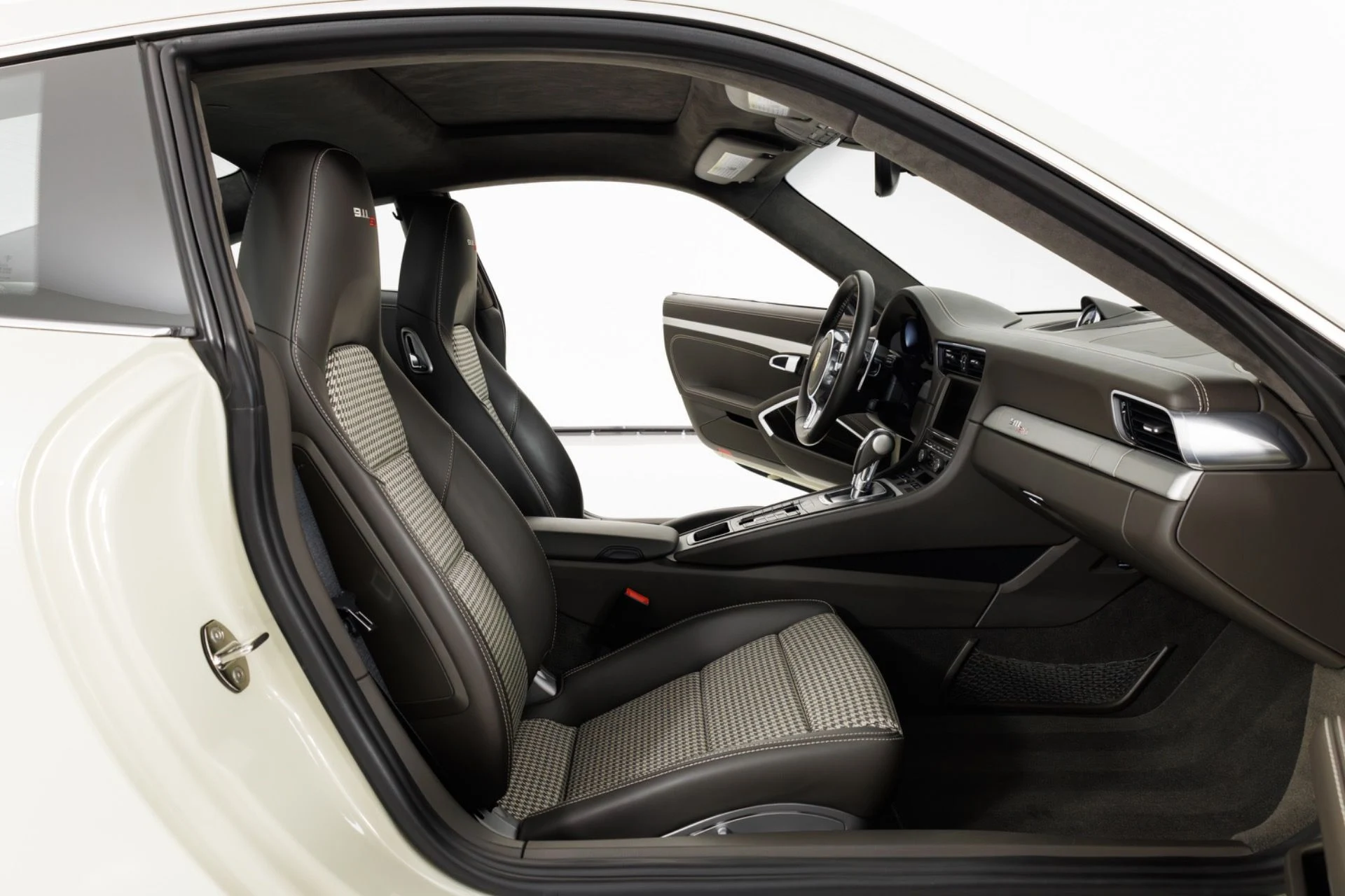 mph035_2797517027_Used_2014_Porsche_911_Carrera_S_1781907468_0b3896a495
