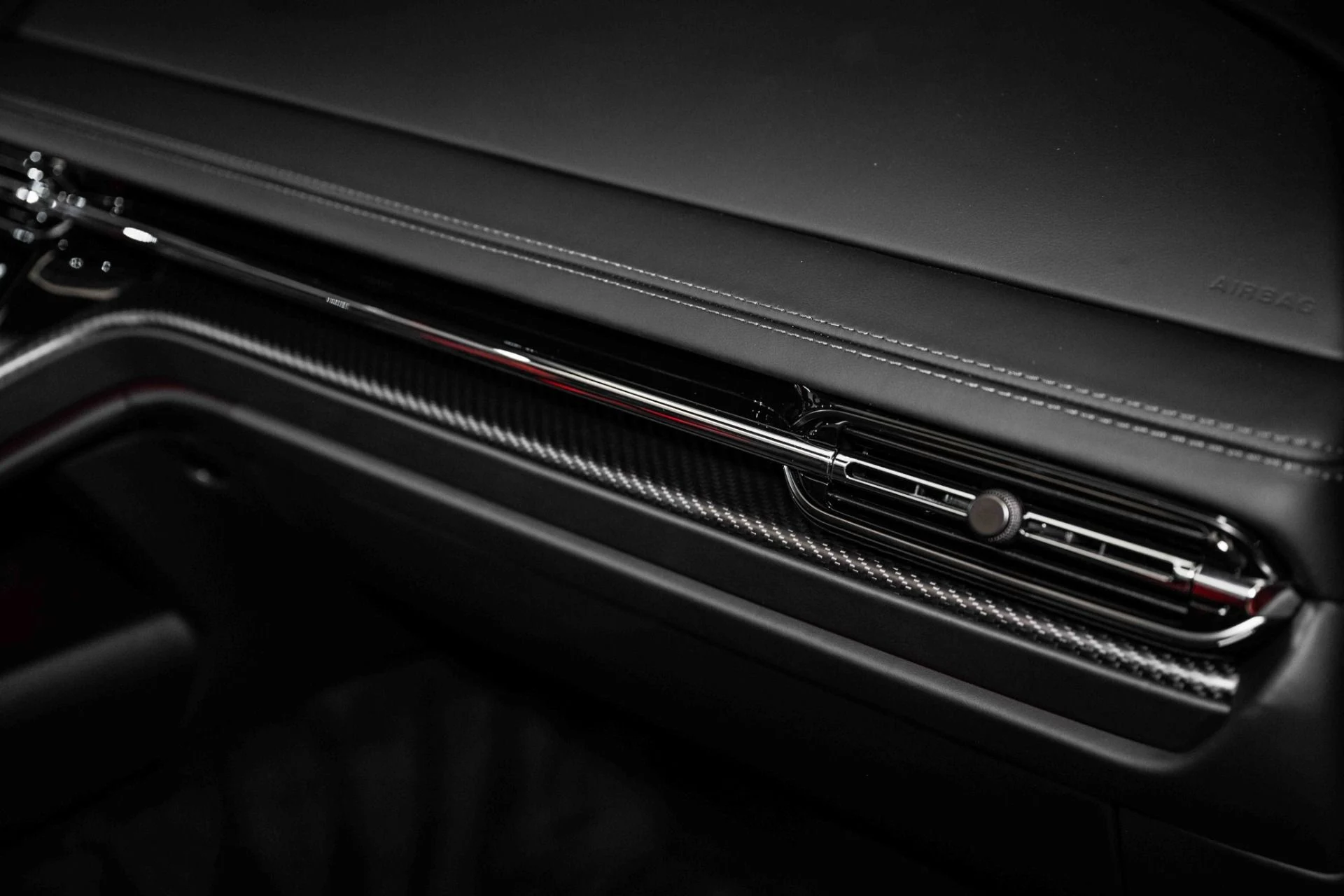 mph035_2799843114_Used_2025_Aston_Martin_DB_12_VOLANTE_Volante_1726938733_939d63b64a