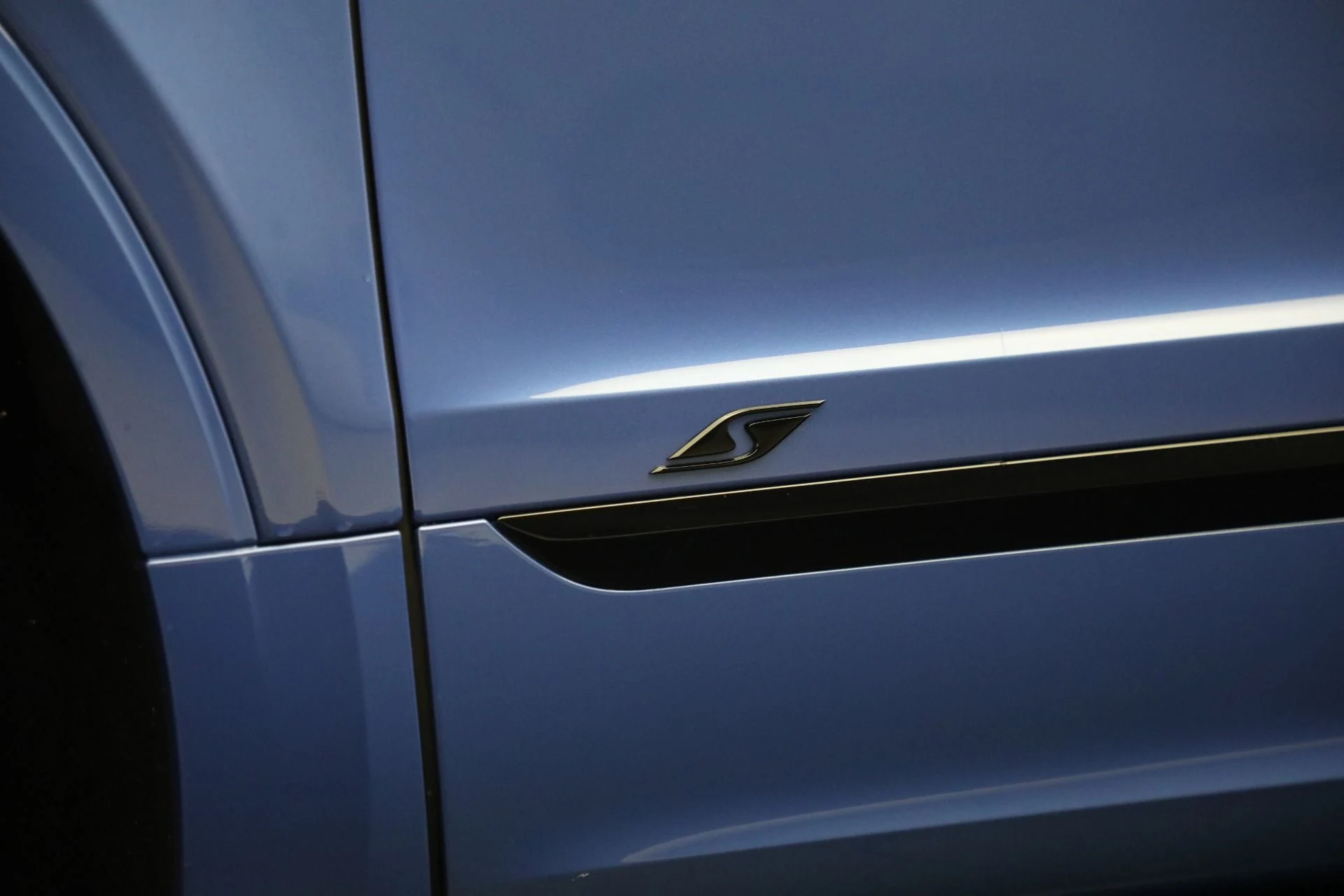 mph035_2800112967_Used_2024_Bentley_Bentayga_S_V8_0b4d4d71a4