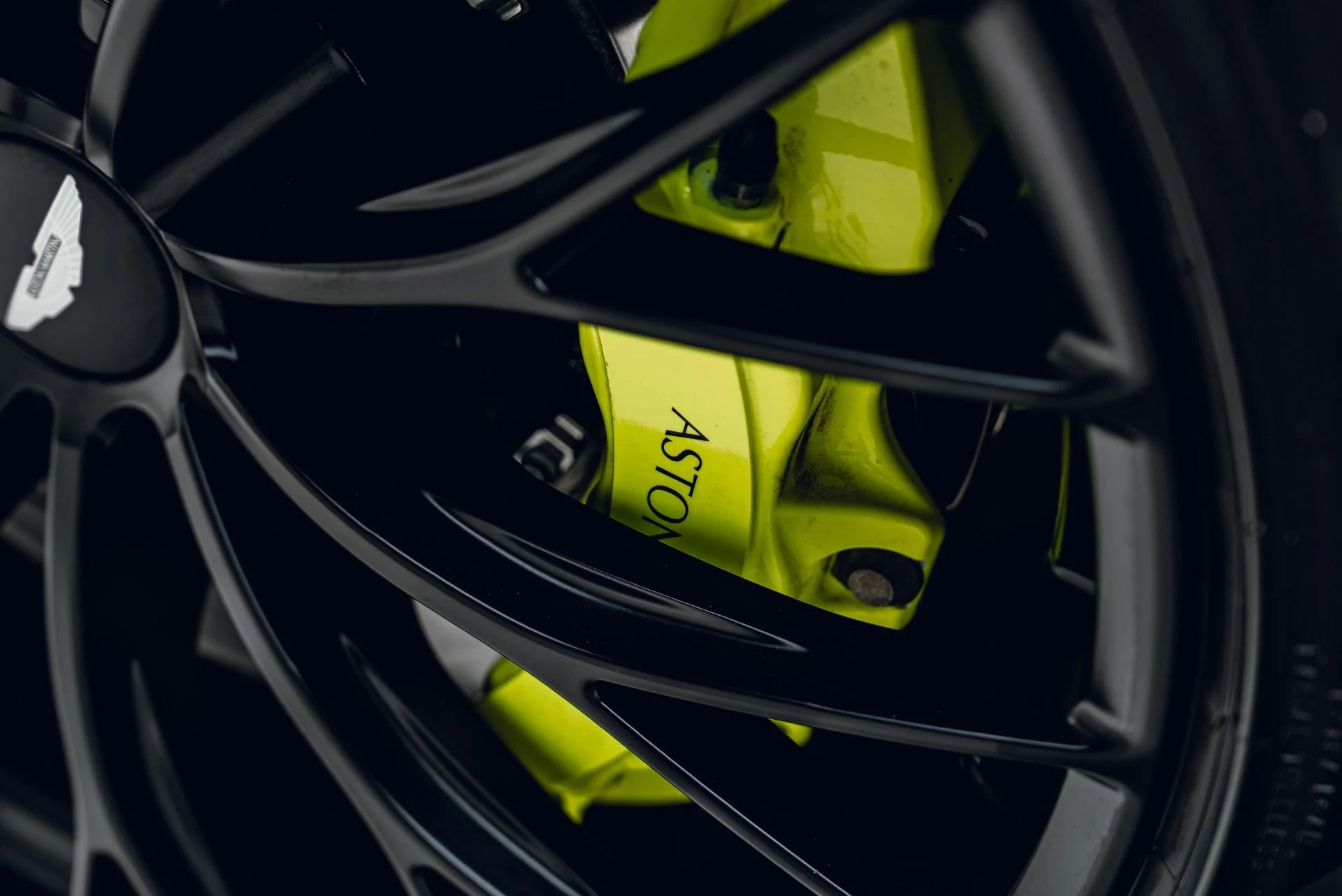 mph035_2806449425_Used_2023_Aston_Martin_Vantage_F1_Edition_1783661192_6c8ba793a1