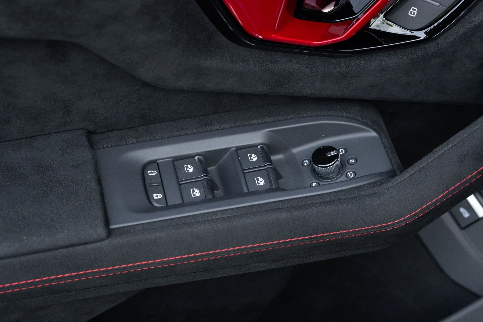 mph035_2831266970_Used_2024_Lamborghini_Urus_Performante_1770940170_4790e0d9f2