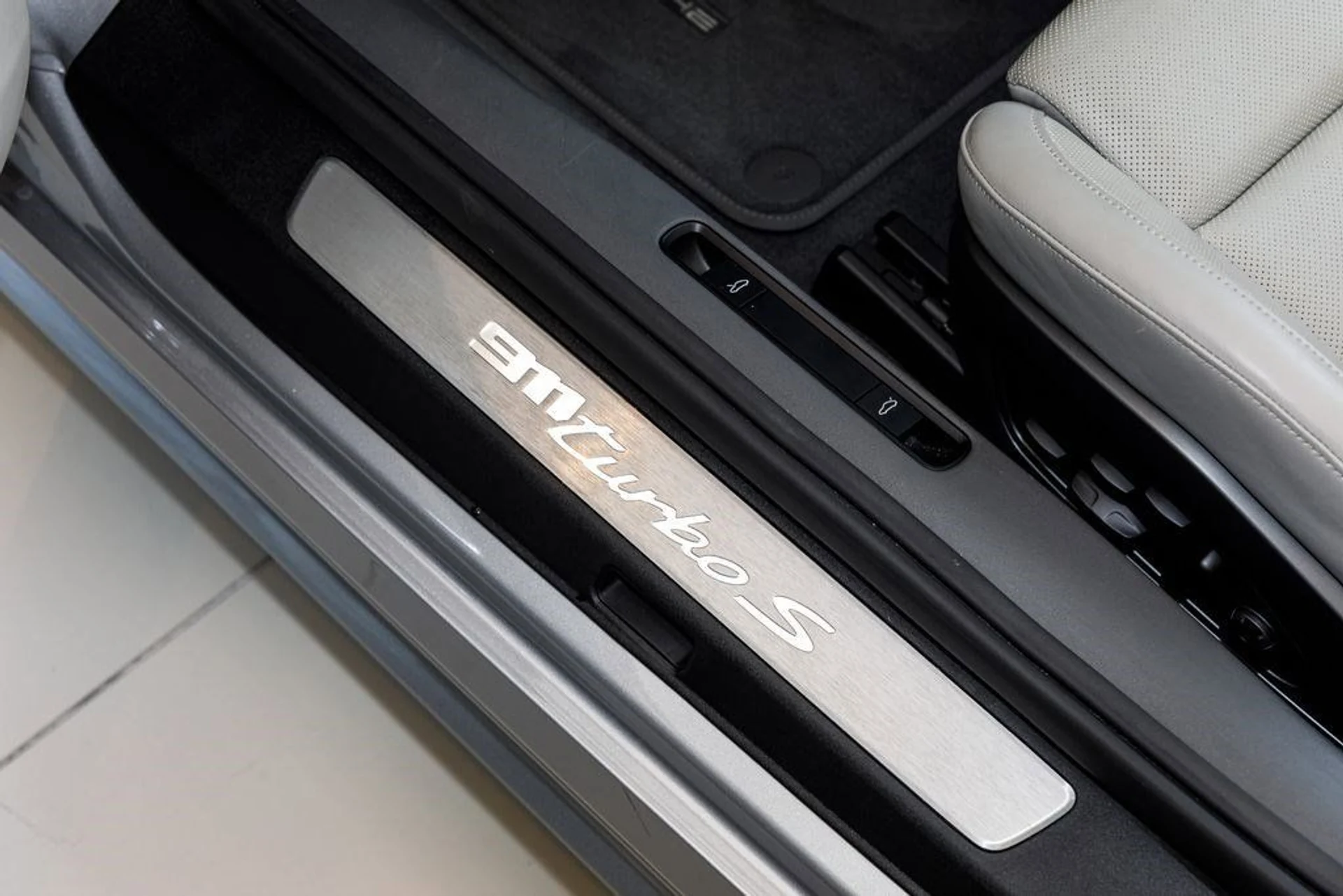 mph035_2844535810_03e4598da46642e5c11227a38d98b4c6_567d341911