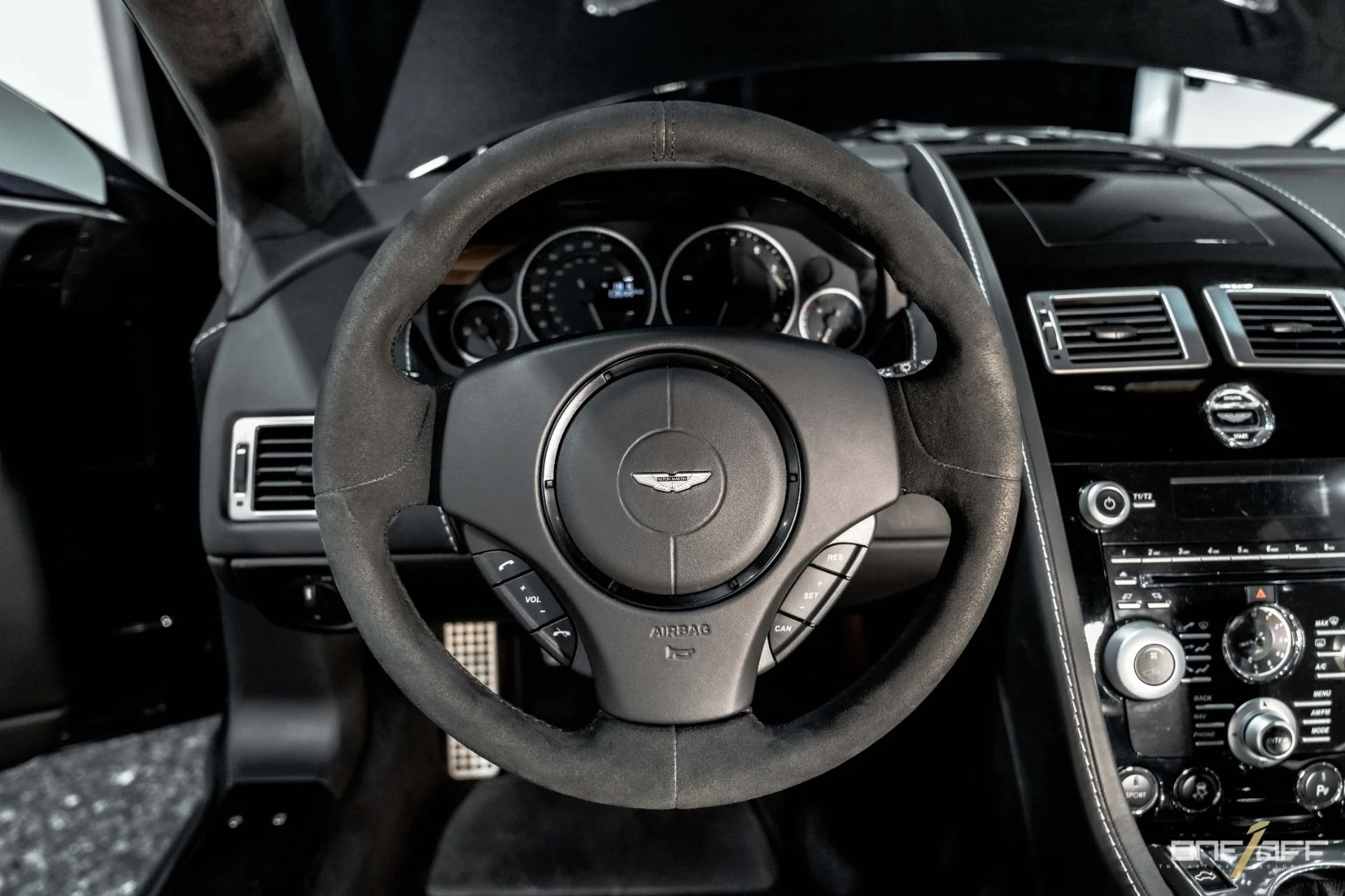 mph035_2852650649_Used_2011_Aston_Martin_V12_Vantage_Carbon_Black_6_Speed_in_Immaculate_Condition_1756349737_f7e5f21d3a