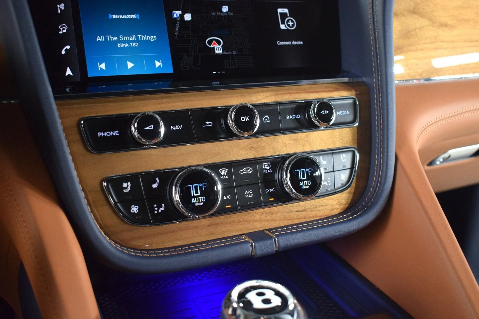 mph035_2853685839_692c111a8a2036d419c4e768aa239533x_638a3f4957