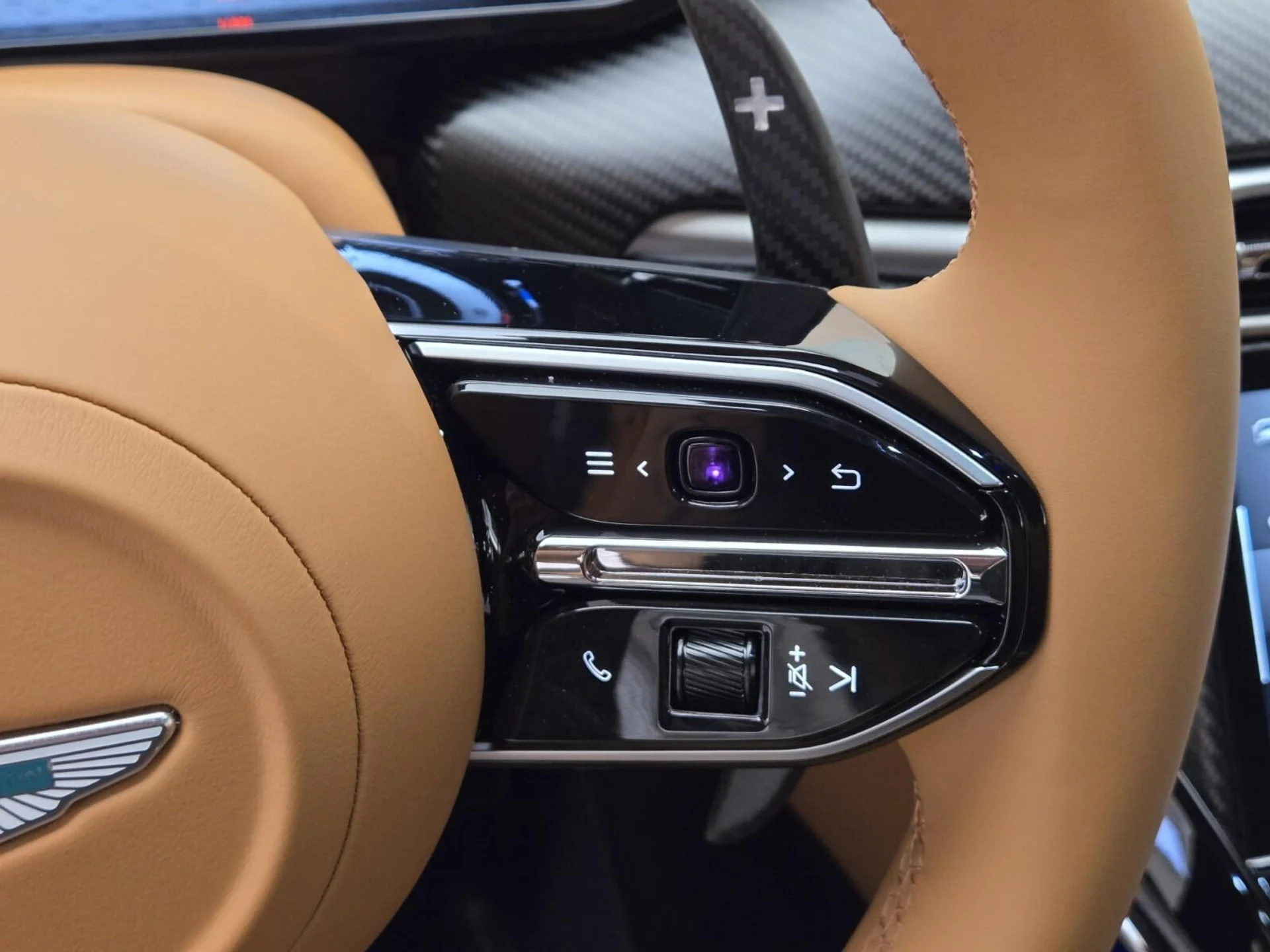 mph035_2861788647_New_2026_Aston_Martin_Vantage_S_1775625508_b95e41210c