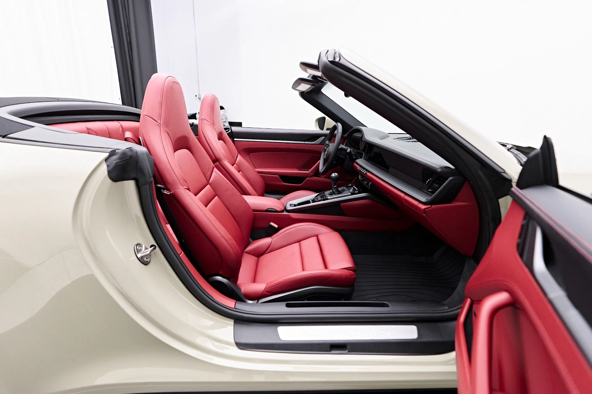 mph035_2866474184_Used_2022_Porsche_911_Carrera_S_1759192891_f0e9cf0363