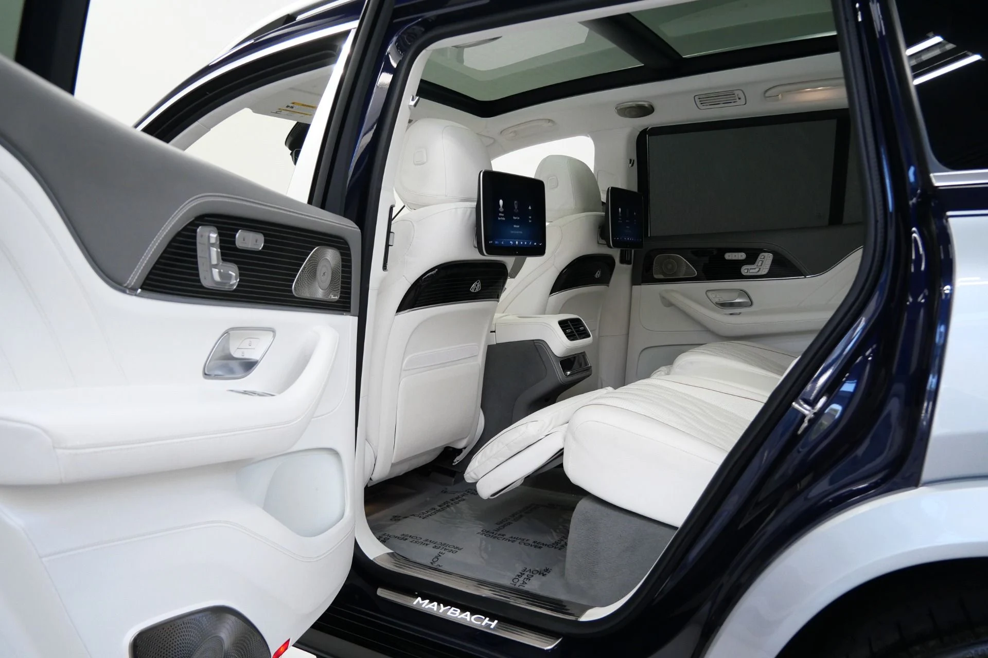 mph035_2888717740_Used_2024_Mercedes_Benz_Maybach_GLS_600_4_MATIC_Factory_Two_Tone_paint_Polished_Wheels_Loaded_1774374618_cdea0ec2d3